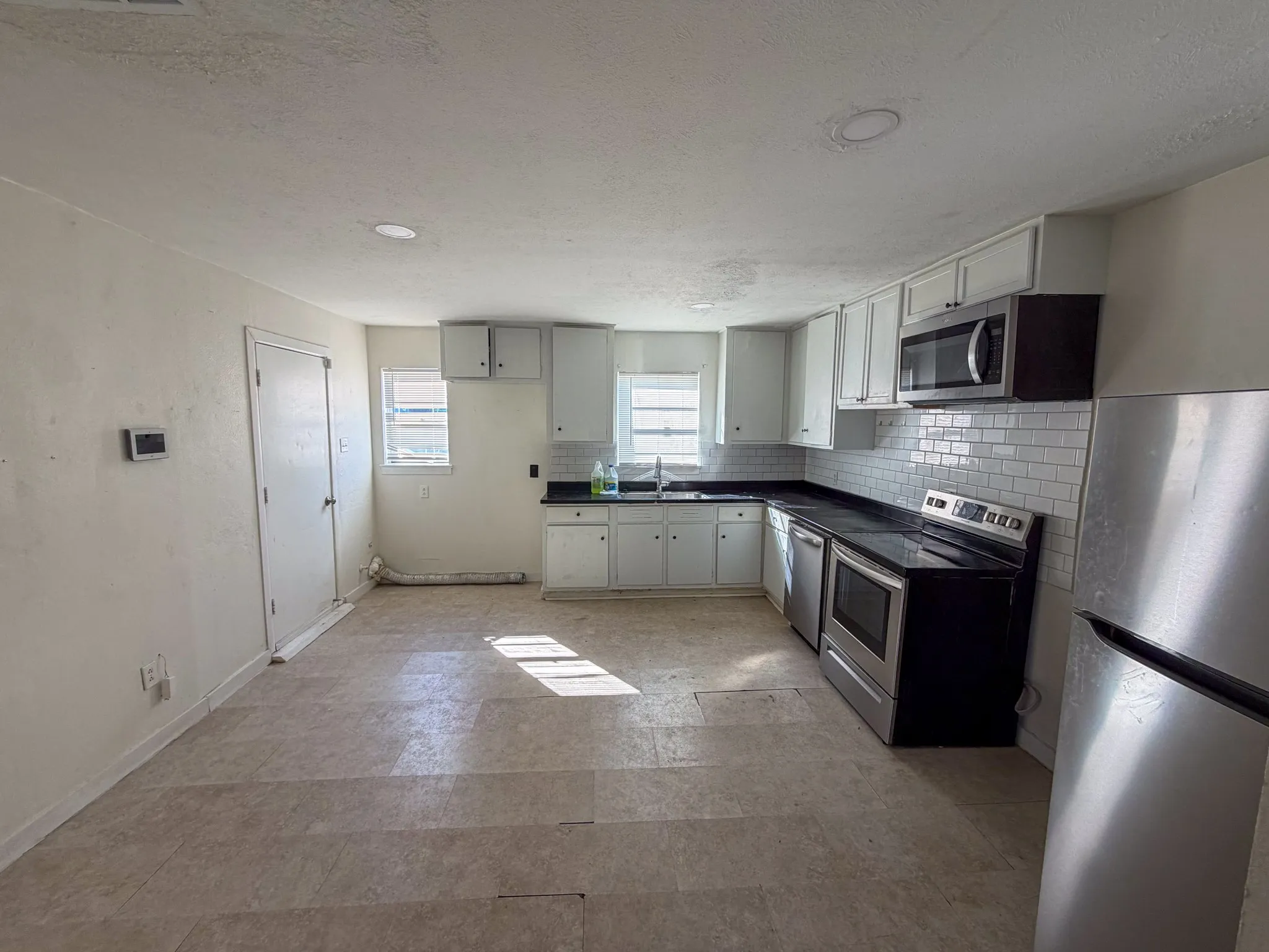 Duplex For Rent in Grayson County , 67 Mundt Street, Denison, Texas 75020, 3 Bedroom, 1 Bathroom, Garage spaces, 1,117 Sqft, built in 1945, mls#21378500, Real Estate Agent in Denison, Homes For Rent in Grayson county, Homes For Rent in Denison, Realtor in Denison Texas, Real Estate Brokerage Independent Realty Texas, Luminita Cordes Realtor