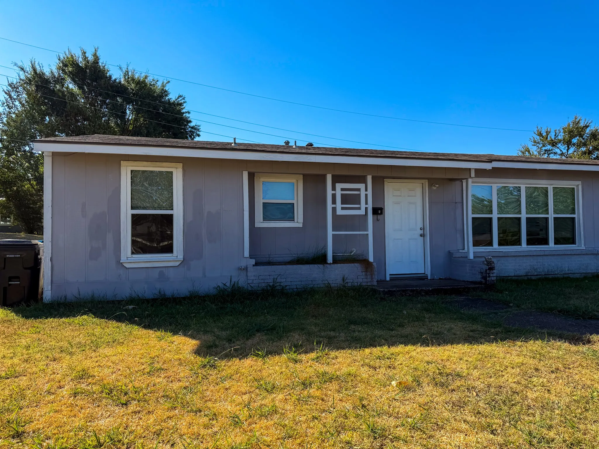 Duplex For Rent in Grayson County , 67 Mundt Street, Denison, Texas 75020, 3 Bedroom, 1 Bathroom, Garage spaces, 1,117 Sqft, built in 1945, mls#21378500, Real Estate Agent in Denison, Homes For Rent in Grayson county, Homes For Rent in Denison, Realtor in Denison Texas, Real Estate Brokerage Independent Realty Texas, Luminita Cordes Realtor
