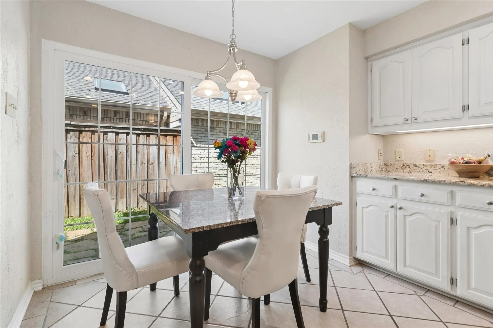 Tile floors in kitchen and breakfast area