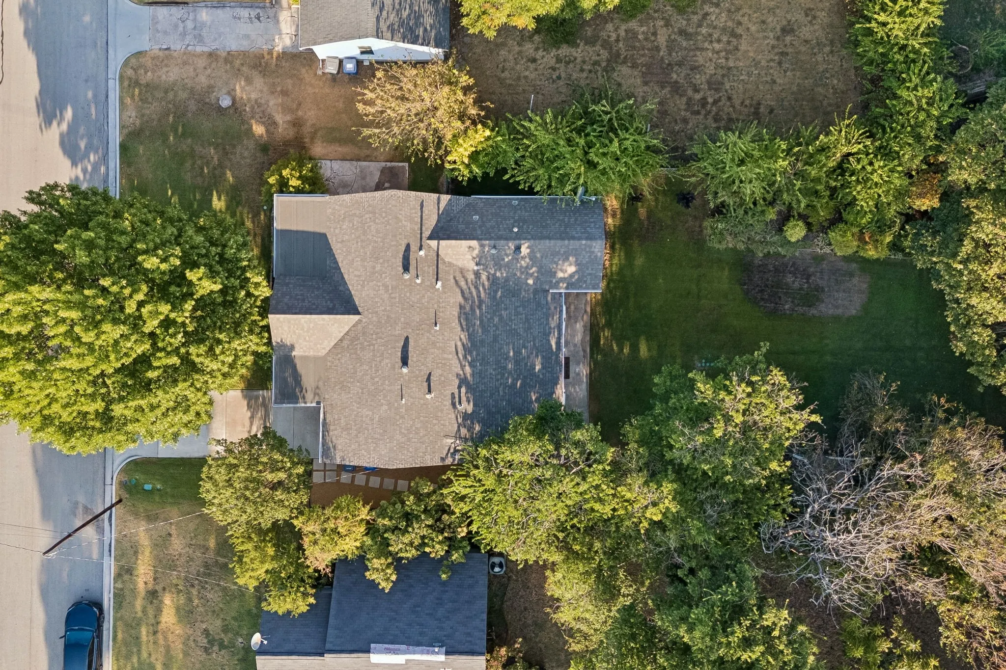 Single Family Residence For Sale in Collin County , 807 Largent Street, Mc Kinney, Texas 75069, 3 Bedroom, 2 Bathroom, 1 Garage spaces, 1,760 Sqft, built in 1950, mls#21378505, Real Estate Agent in Mc Kinney, Homes For Sale in Collin county, Homes For Sale in Mc Kinney, Realtor in Mc Kinney Texas, Real Estate Brokerage Independent Realty Texas, Luminita Cordes Realtor