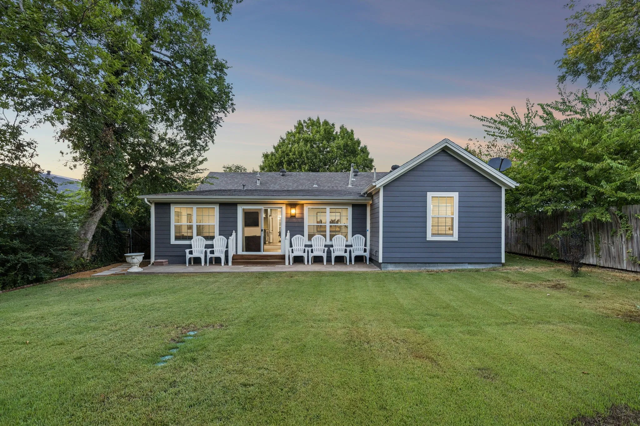 Single Family Residence For Sale in Collin County , 807 Largent Street, Mc Kinney, Texas 75069, 3 Bedroom, 2 Bathroom, 1 Garage spaces, 1,760 Sqft, built in 1950, mls#21378505, Real Estate Agent in Mc Kinney, Homes For Sale in Collin county, Homes For Sale in Mc Kinney, Realtor in Mc Kinney Texas, Real Estate Brokerage Independent Realty Texas, Luminita Cordes Realtor
