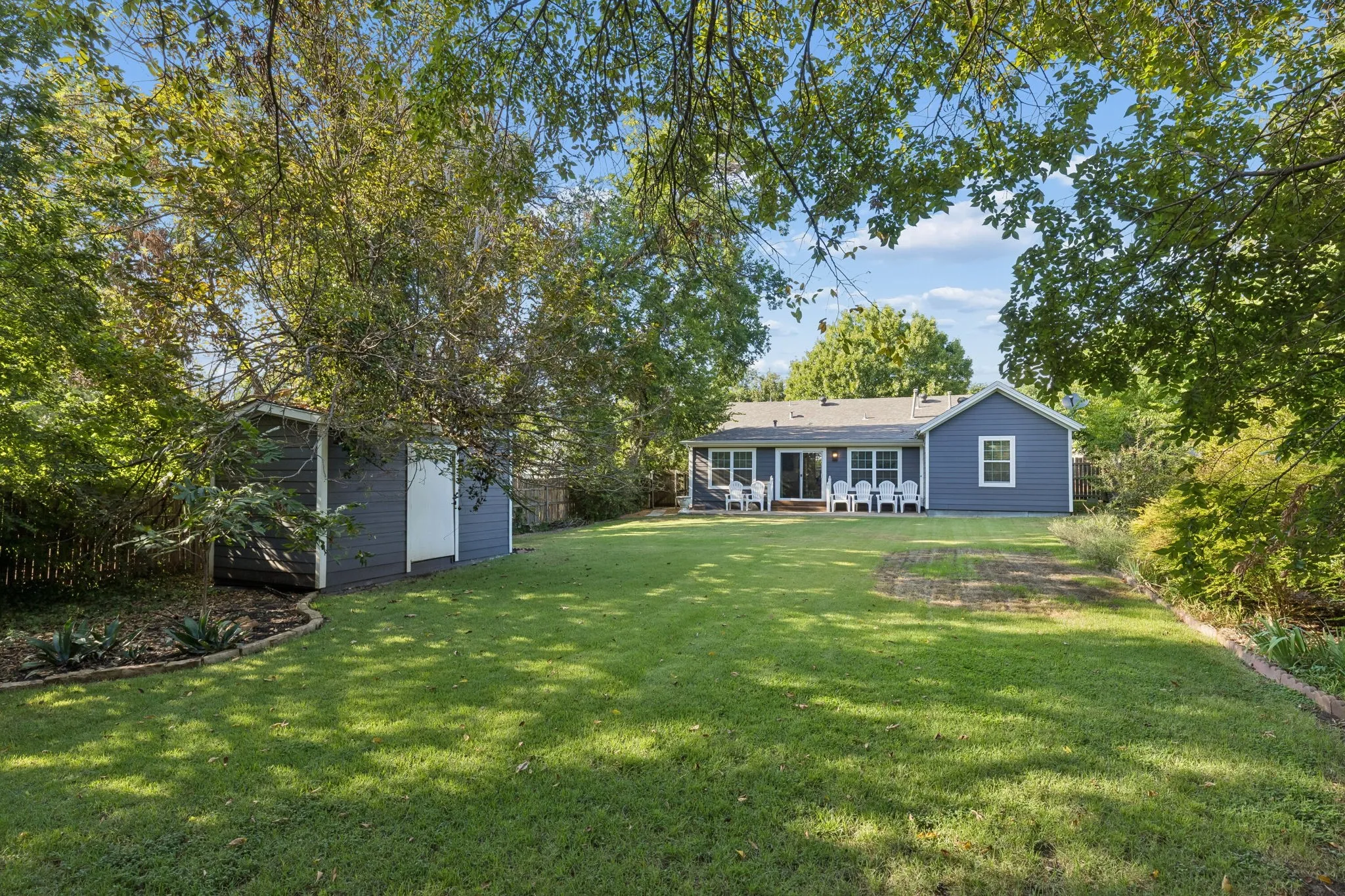 Single Family Residence For Sale in Collin County , 807 Largent Street, Mc Kinney, Texas 75069, 3 Bedroom, 2 Bathroom, 1 Garage spaces, 1,760 Sqft, built in 1950, mls#21378505, Real Estate Agent in Mc Kinney, Homes For Sale in Collin county, Homes For Sale in Mc Kinney, Realtor in Mc Kinney Texas, Real Estate Brokerage Independent Realty Texas, Luminita Cordes Realtor