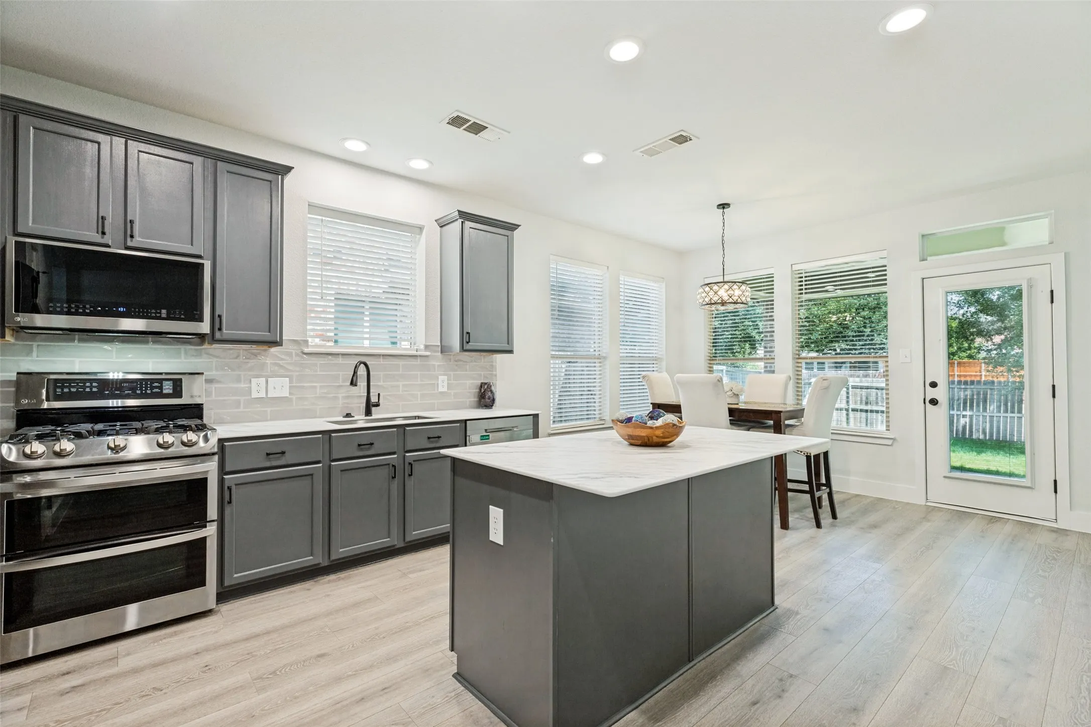 Single Family Residence For Sale in Collin County , 2309 Willard Drive, Mc Kinney, Texas 75072, 4 Bedroom, 3 Bathroom, 2 Garage spaces, 2,746 Sqft, built in 2008, mls#21372890, Real Estate Agent in Mc Kinney, Homes For Sale in Collin county, Homes For Sale in Mc Kinney, Realtor in Mc Kinney Texas, Real Estate Brokerage Independent Realty Texas, Luminita Cordes Realtor