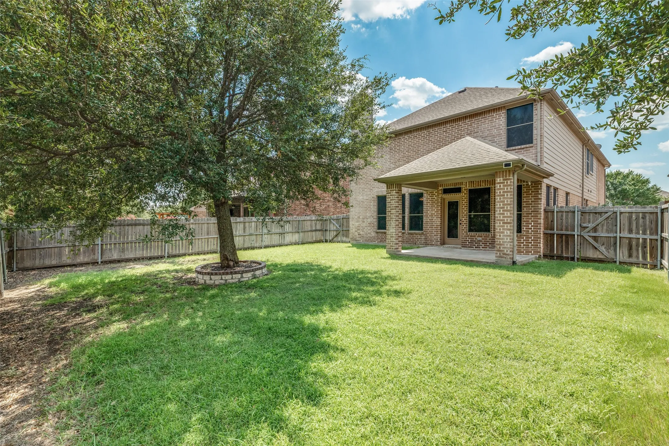 Single Family Residence For Sale in Collin County , 2309 Willard Drive, Mc Kinney, Texas 75072, 4 Bedroom, 3 Bathroom, 2 Garage spaces, 2,746 Sqft, built in 2008, mls#21372890, Real Estate Agent in Mc Kinney, Homes For Sale in Collin county, Homes For Sale in Mc Kinney, Realtor in Mc Kinney Texas, Real Estate Brokerage Independent Realty Texas, Luminita Cordes Realtor