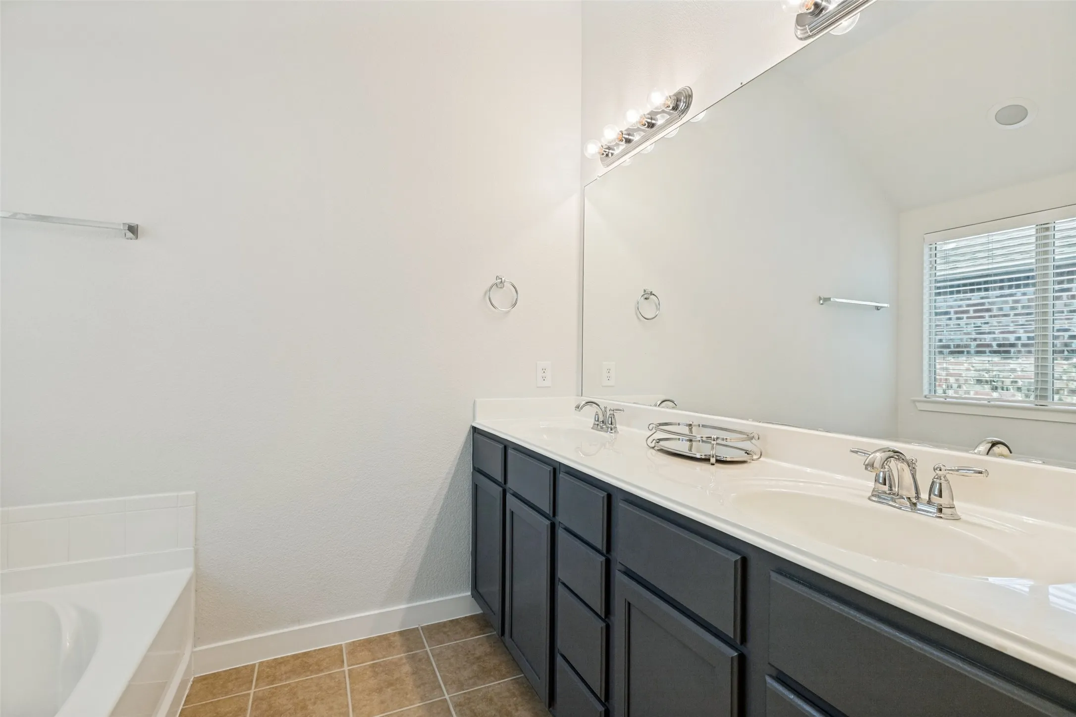 Single Family Residence For Sale in Collin County , 2309 Willard Drive, Mc Kinney, Texas 75072, 4 Bedroom, 3 Bathroom, 2 Garage spaces, 2,746 Sqft, built in 2008, mls#21372890, Real Estate Agent in Mc Kinney, Homes For Sale in Collin county, Homes For Sale in Mc Kinney, Realtor in Mc Kinney Texas, Real Estate Brokerage Independent Realty Texas, Luminita Cordes Realtor