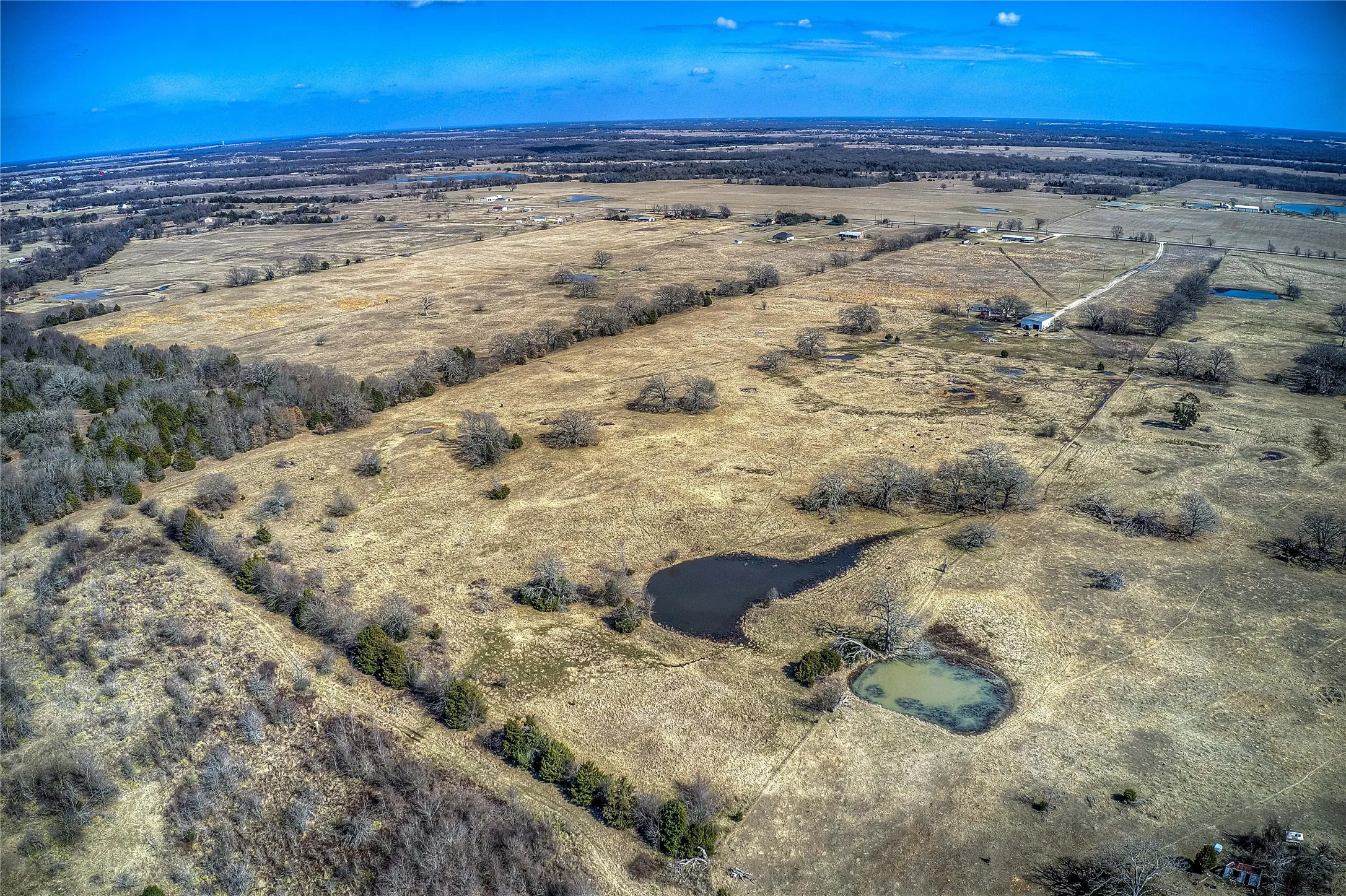Farm For Sale in Kaufman County , 5355 County Road 120, Wills Point, Texas 75169, 3 Bedroom, 2 Bathroom, Garage spaces, 1,512 Sqft, built in 2000, mls#21378524, Real Estate Agent in Wills Point, Homes For Sale in Kaufman county, Homes For Sale in Wills Point, Realtor in Wills Point Texas, Real Estate Brokerage Independent Realty Texas, Luminita Cordes Realtor