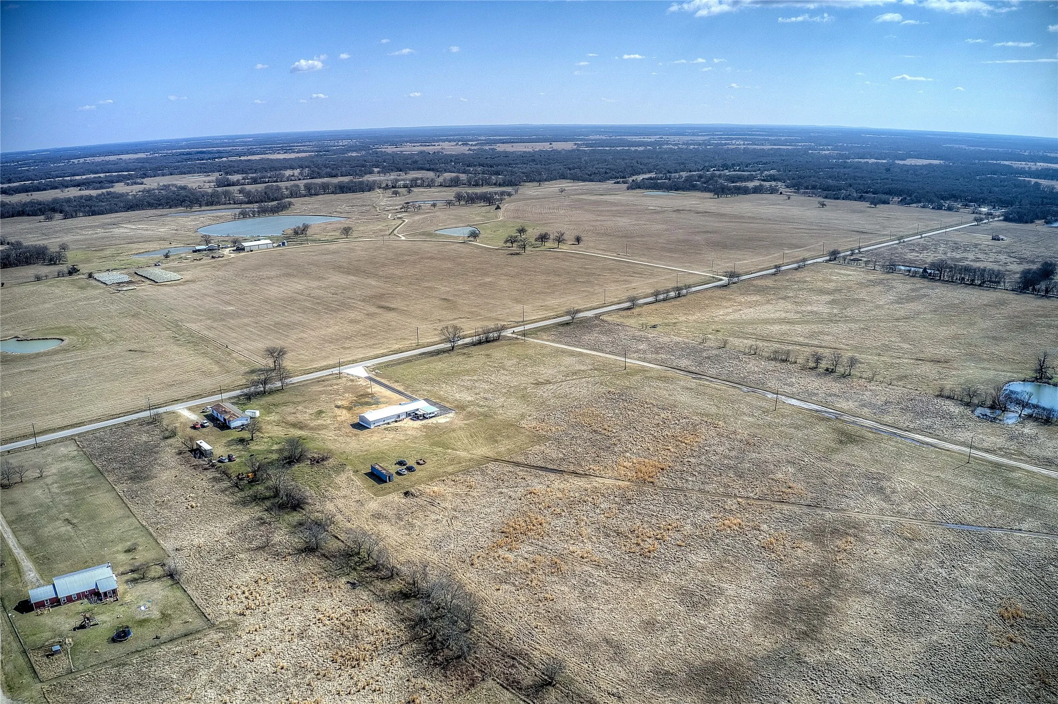 Farm For Sale in Kaufman County , 5355 County Road 120, Wills Point, Texas 75169, 3 Bedroom, 2 Bathroom, Garage spaces, 1,512 Sqft, built in 2000, mls#21378524, Real Estate Agent in Wills Point, Homes For Sale in Kaufman county, Homes For Sale in Wills Point, Realtor in Wills Point Texas, Real Estate Brokerage Independent Realty Texas, Luminita Cordes Realtor