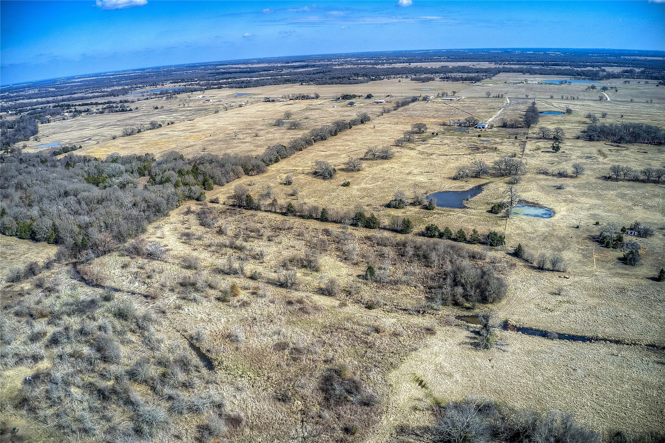 Farm For Sale in Kaufman County , 5355 County Road 120, Wills Point, Texas 75169, 3 Bedroom, 2 Bathroom, Garage spaces, 1,512 Sqft, built in 2000, mls#21378524, Real Estate Agent in Wills Point, Homes For Sale in Kaufman county, Homes For Sale in Wills Point, Realtor in Wills Point Texas, Real Estate Brokerage Independent Realty Texas, Luminita Cordes Realtor