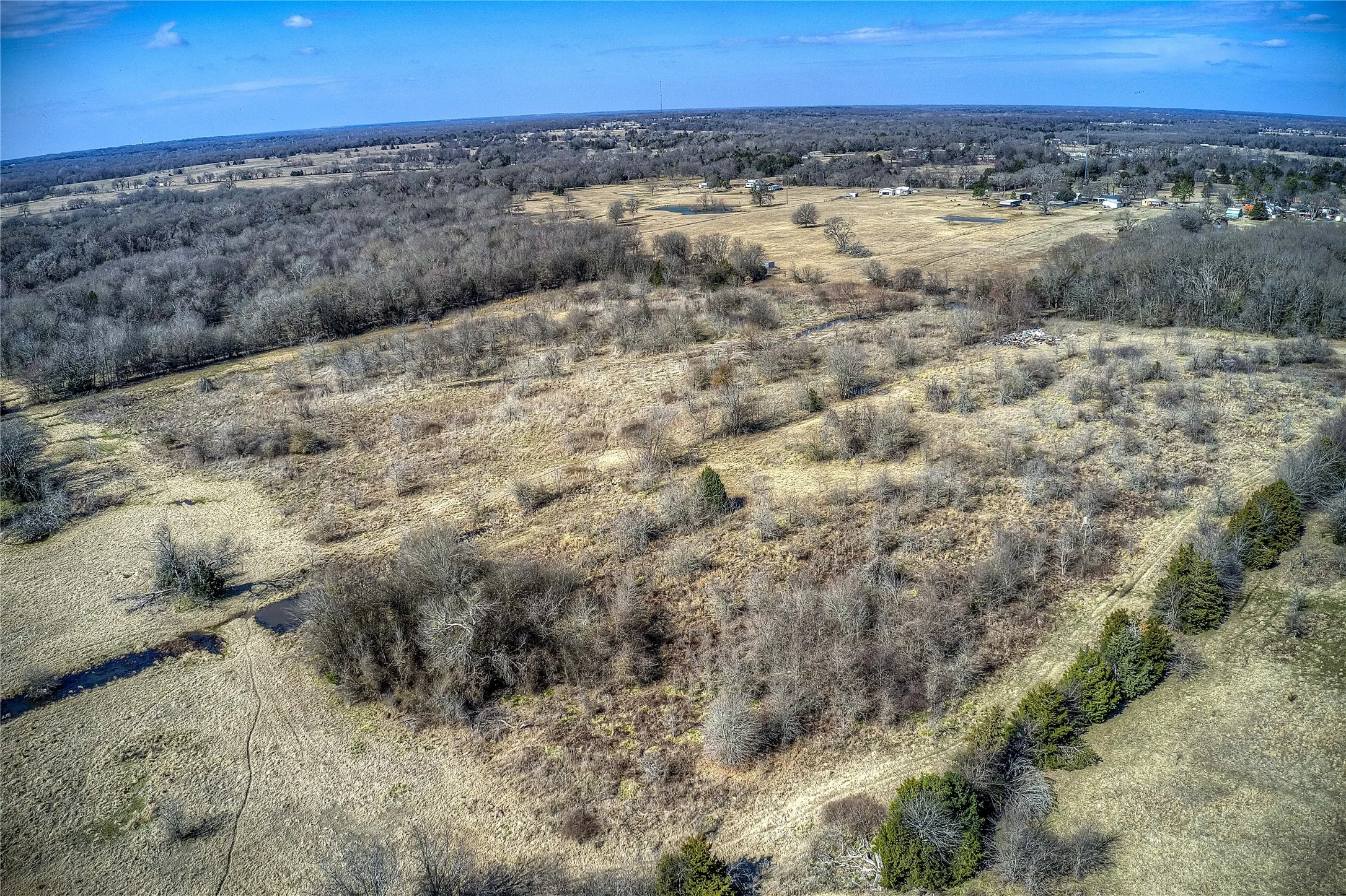 Farm For Sale in Kaufman County , 5355 County Road 120, Wills Point, Texas 75169, 3 Bedroom, 2 Bathroom, Garage spaces, 1,512 Sqft, built in 2000, mls#21378524, Real Estate Agent in Wills Point, Homes For Sale in Kaufman county, Homes For Sale in Wills Point, Realtor in Wills Point Texas, Real Estate Brokerage Independent Realty Texas, Luminita Cordes Realtor