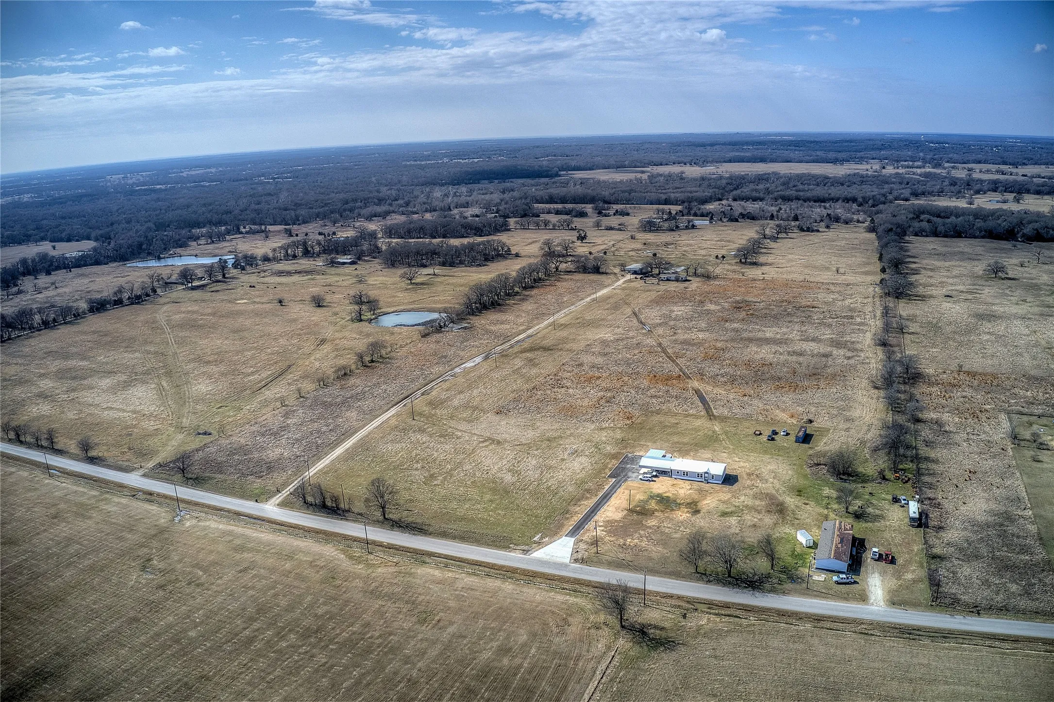 Farm For Sale in Kaufman County , 5355 County Road 120, Wills Point, Texas 75169, 3 Bedroom, 2 Bathroom, Garage spaces, 1,512 Sqft, built in 2000, mls#21378524, Real Estate Agent in Wills Point, Homes For Sale in Kaufman county, Homes For Sale in Wills Point, Realtor in Wills Point Texas, Real Estate Brokerage Independent Realty Texas, Luminita Cordes Realtor