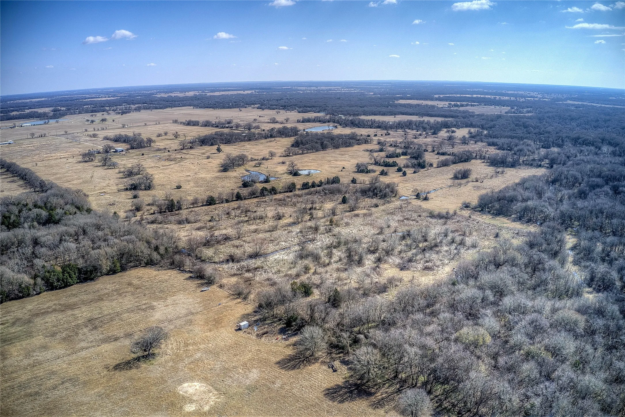 Farm For Sale in Kaufman County , 5355 County Road 120, Wills Point, Texas 75169, 3 Bedroom, 2 Bathroom, Garage spaces, 1,512 Sqft, built in 2000, mls#21378524, Real Estate Agent in Wills Point, Homes For Sale in Kaufman county, Homes For Sale in Wills Point, Realtor in Wills Point Texas, Real Estate Brokerage Independent Realty Texas, Luminita Cordes Realtor