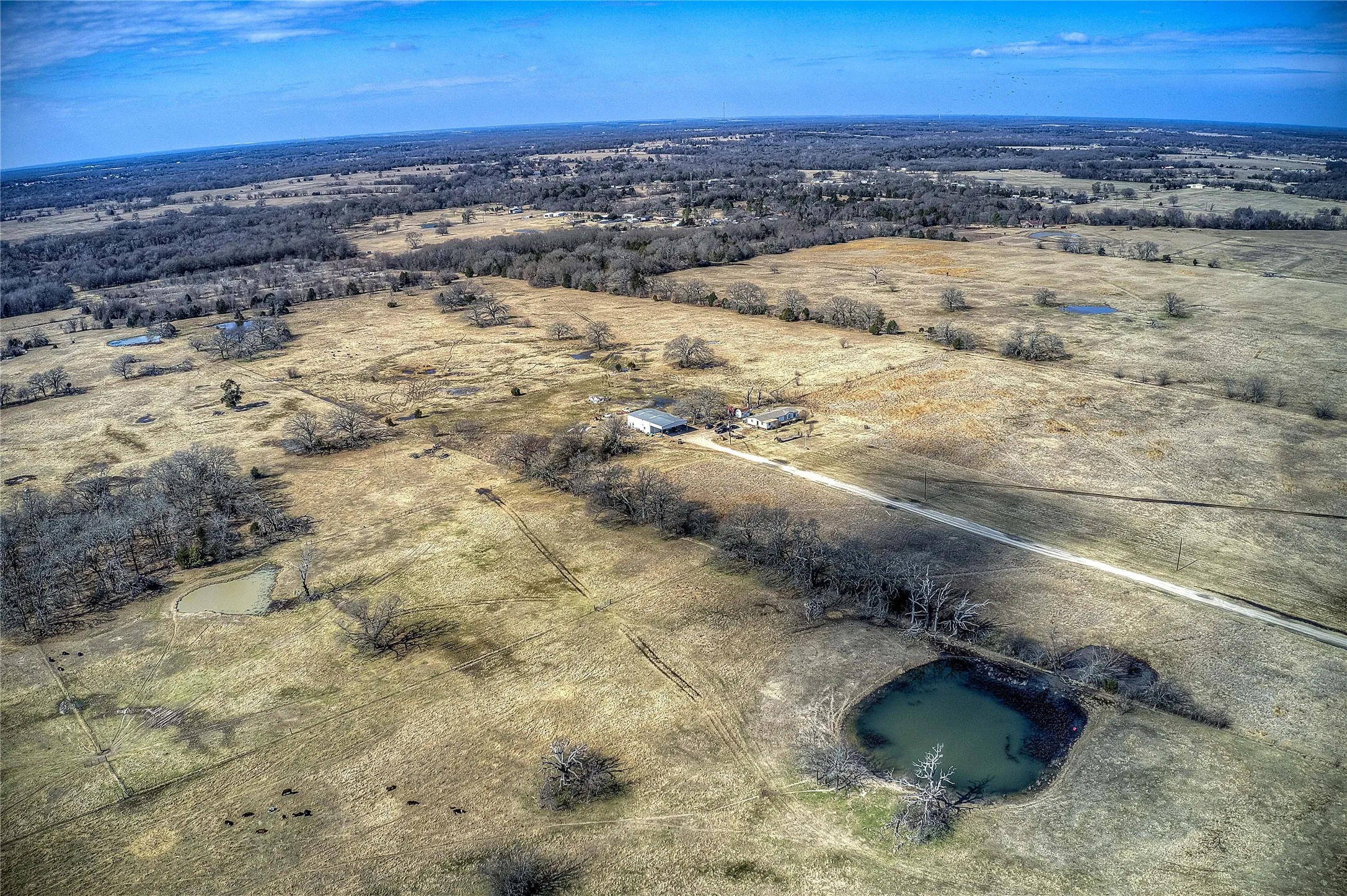 Farm For Sale in Kaufman County , 5355 County Road 120, Wills Point, Texas 75169, 3 Bedroom, 2 Bathroom, Garage spaces, 1,512 Sqft, built in 2000, mls#21378524, Real Estate Agent in Wills Point, Homes For Sale in Kaufman county, Homes For Sale in Wills Point, Realtor in Wills Point Texas, Real Estate Brokerage Independent Realty Texas, Luminita Cordes Realtor