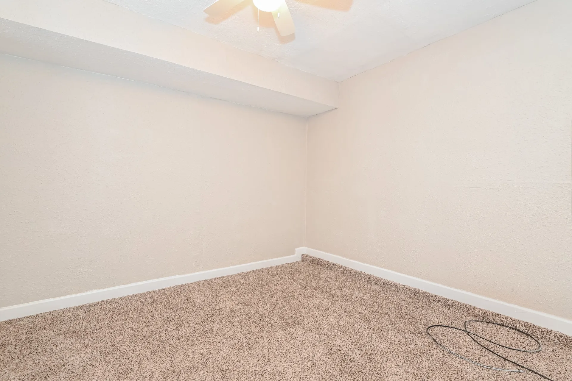 Single Family Residence For Rent in Dallas County , 4906 Stagecoach Lane, Garland, Texas 75043, 3 Bedroom, 2 Bathroom, 1 Garage spaces, 1,349 Sqft, built in 1972, mls#21378528, Real Estate Agent in Garland, Homes For Rent in Dallas county, Homes For Rent in Garland, Realtor in Garland Texas, Real Estate Brokerage Independent Realty Texas, Luminita Cordes Realtor