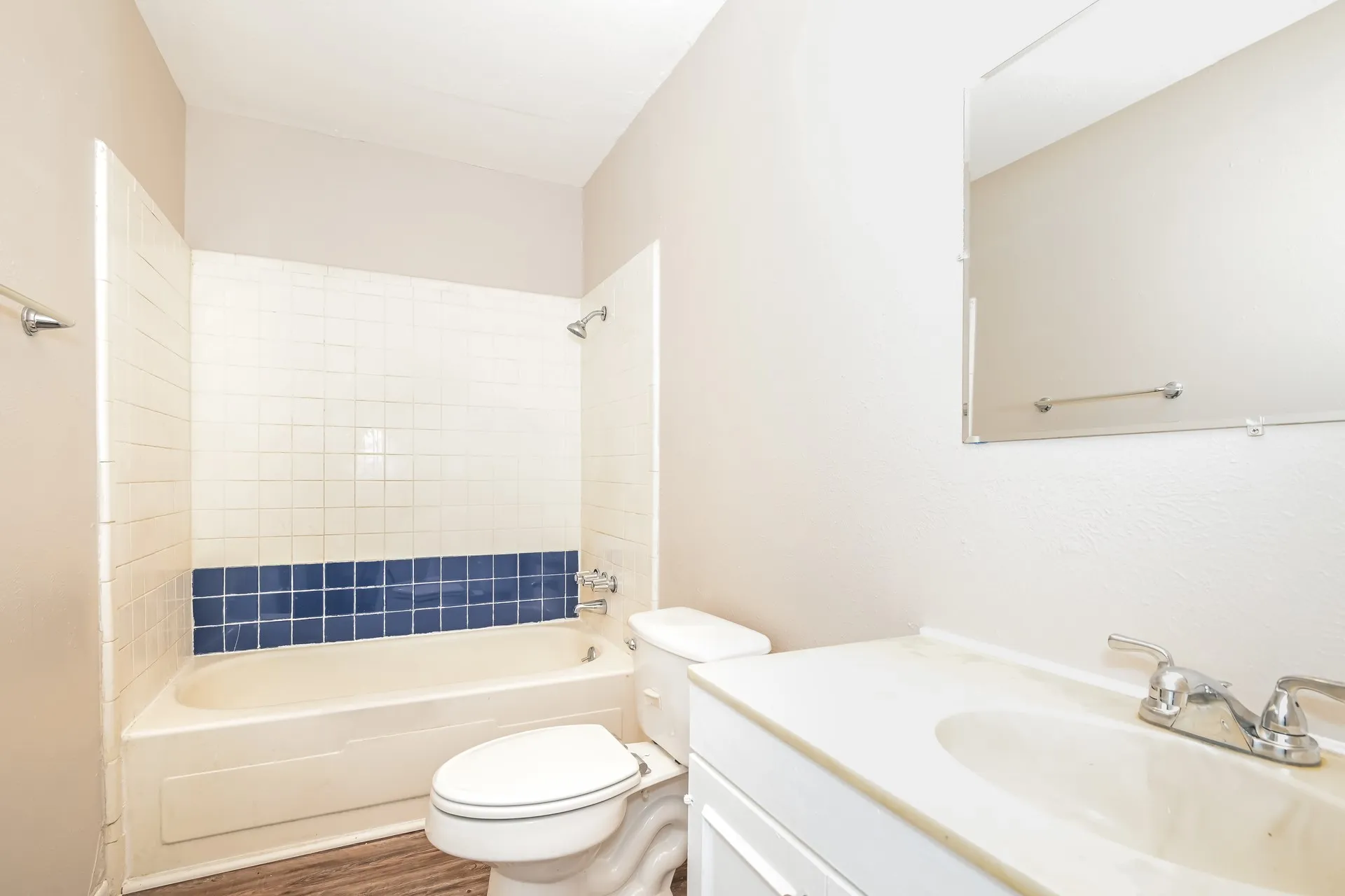Single Family Residence For Rent in Dallas County , 4906 Stagecoach Lane, Garland, Texas 75043, 3 Bedroom, 2 Bathroom, 1 Garage spaces, 1,349 Sqft, built in 1972, mls#21378528, Real Estate Agent in Garland, Homes For Rent in Dallas county, Homes For Rent in Garland, Realtor in Garland Texas, Real Estate Brokerage Independent Realty Texas, Luminita Cordes Realtor