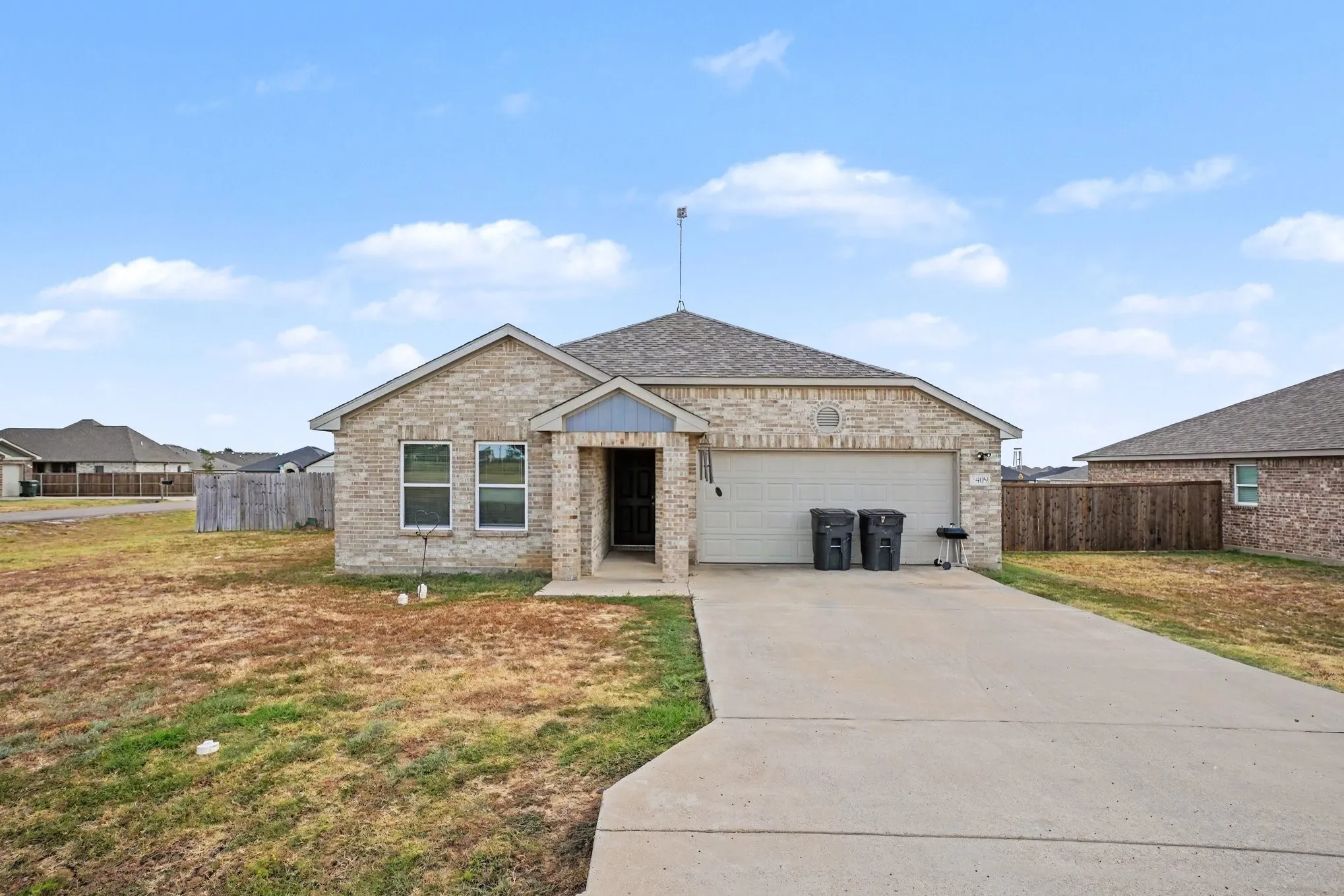 Single Family Residence For Sale in Kaufman County , 2409 Abigail Lane, Mabank, Texas 75147, 3 Bedroom, 2 Bathroom, 2 Garage spaces, 1,298 Sqft, built in 2022, mls#21369715, Real Estate Agent in Mabank, Homes For Sale in Kaufman county, Homes For Sale in Mabank, Realtor in Mabank Texas, Real Estate Brokerage Independent Realty Texas, Luminita Cordes Realtor