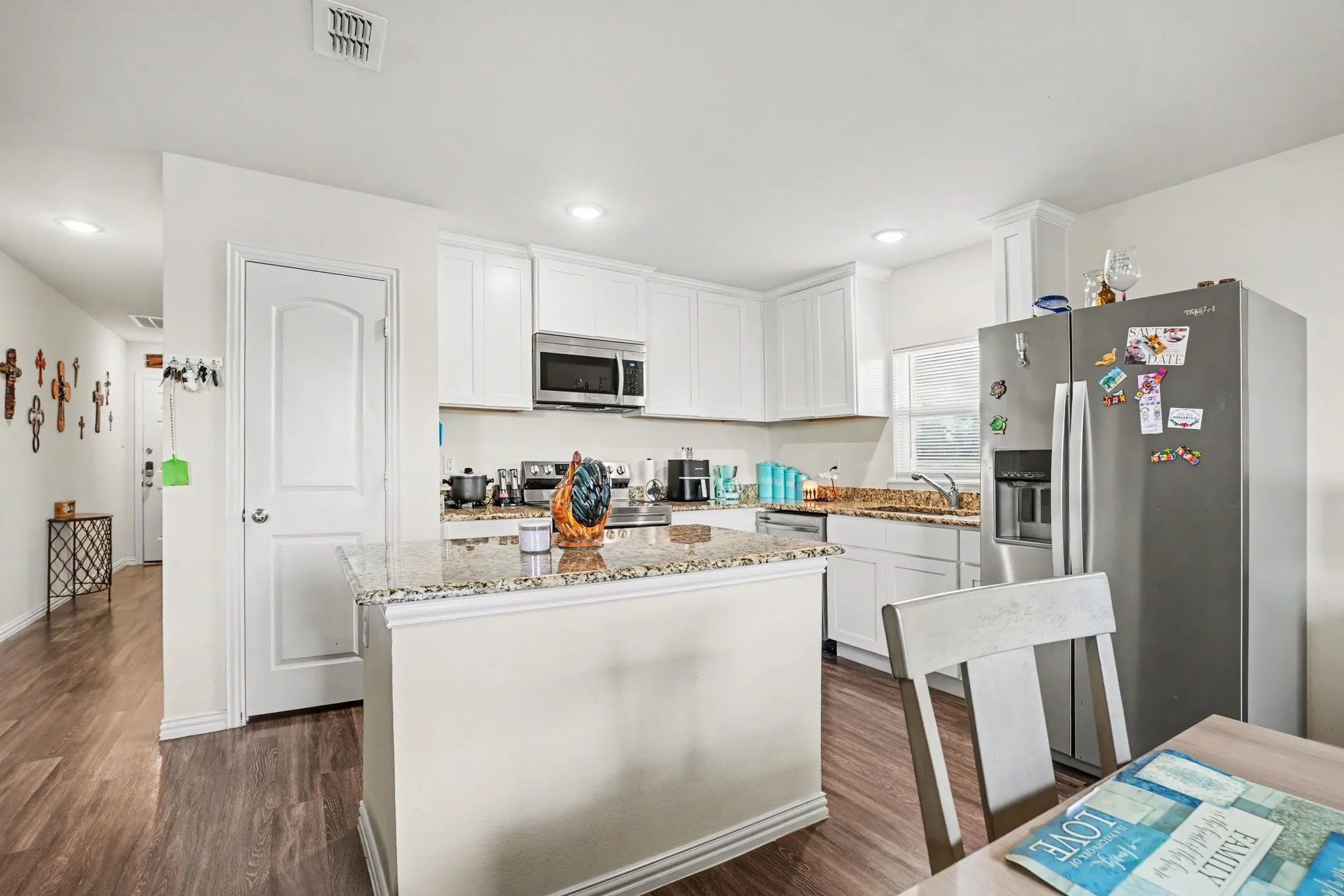 Single Family Residence For Sale in Kaufman County , 2409 Abigail Lane, Mabank, Texas 75147, 3 Bedroom, 2 Bathroom, 2 Garage spaces, 1,298 Sqft, built in 2022, mls#21369715, Real Estate Agent in Mabank, Homes For Sale in Kaufman county, Homes For Sale in Mabank, Realtor in Mabank Texas, Real Estate Brokerage Independent Realty Texas, Luminita Cordes Realtor