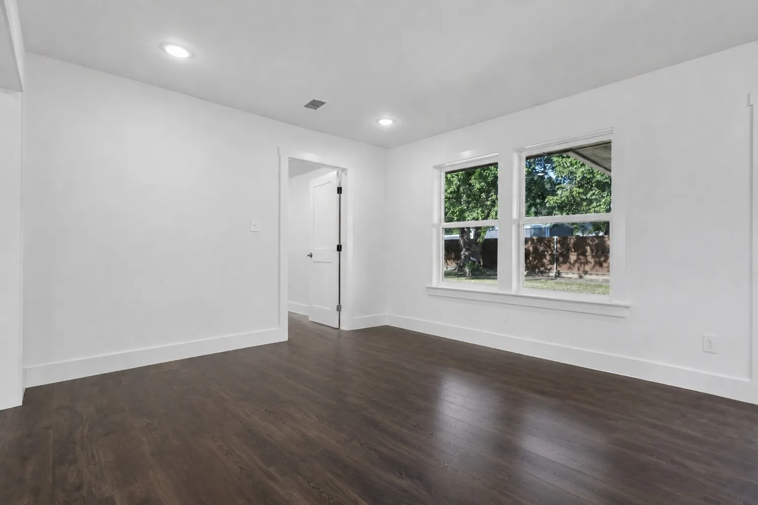 Office For Sale in Wood County , 128 N Osborn Street, Alba, Texas 75410, 0, 0, Garage spaces, 0 Sqft, built in 1985, mls#21377997, Real Estate Agent in Alba, Homes For Sale in Wood county, Homes For Sale in Alba, Realtor in Alba Texas, Real Estate Brokerage Independent Realty Texas, Luminita Cordes Realtor