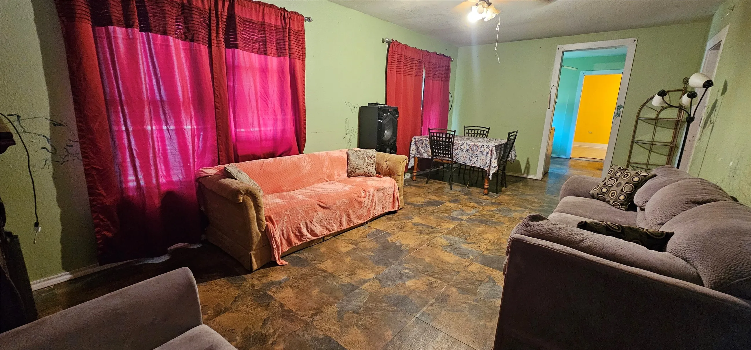Single Family Residence For Sale in Van Zandt County , 812 N Waldrip Street, Grand Saline, Texas 75140, 3 Bedroom, 2 Bathroom, Garage spaces, 1,632 Sqft, built in 1957, mls#21378532, Real Estate Agent in Grand Saline, Homes For Sale in Van Zandt county, Homes For Sale in Grand Saline, Realtor in Grand Saline Texas, Real Estate Brokerage Independent Realty Texas, Luminita Cordes Realtor