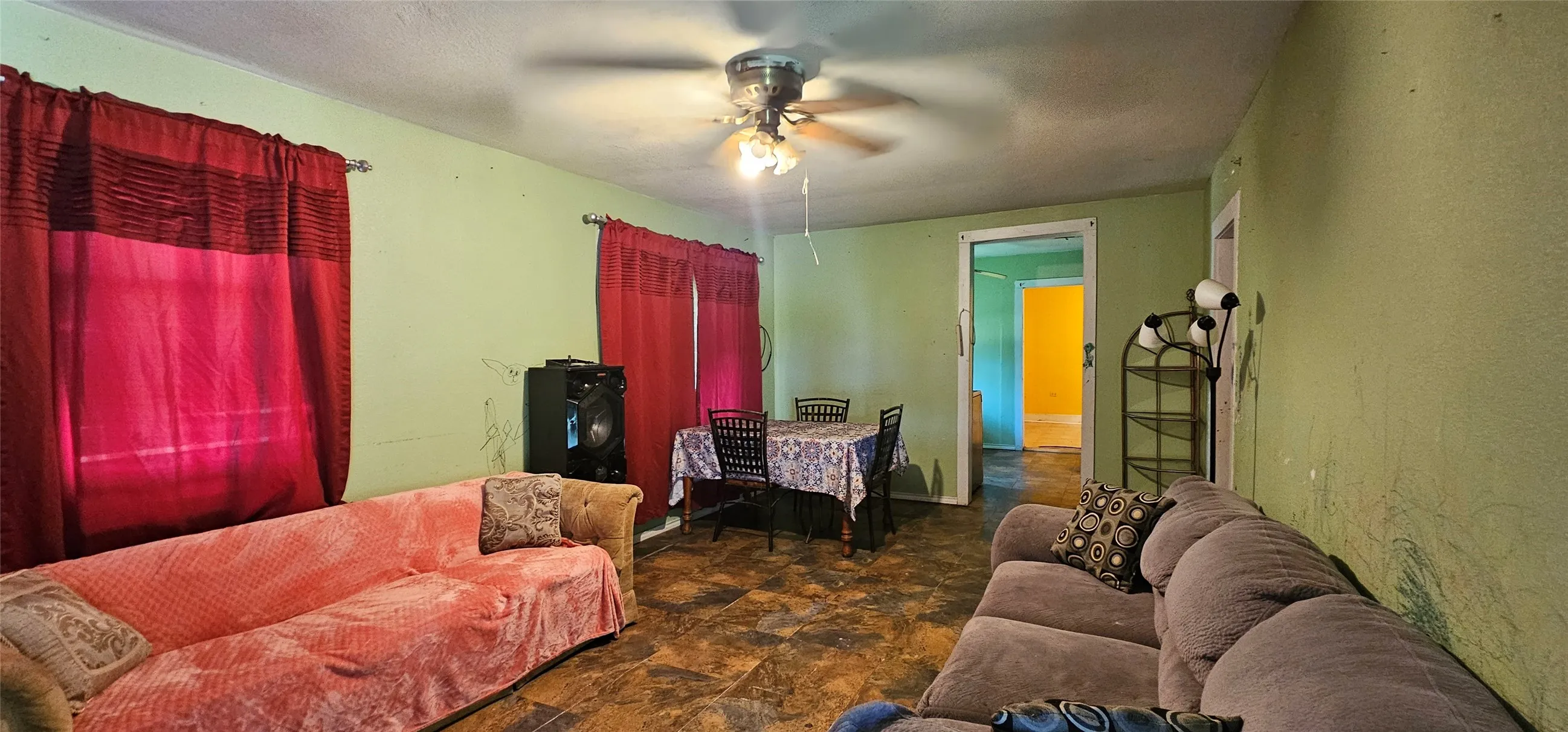 Single Family Residence For Sale in Van Zandt County , 812 N Waldrip Street, Grand Saline, Texas 75140, 3 Bedroom, 2 Bathroom, Garage spaces, 1,632 Sqft, built in 1957, mls#21378532, Real Estate Agent in Grand Saline, Homes For Sale in Van Zandt county, Homes For Sale in Grand Saline, Realtor in Grand Saline Texas, Real Estate Brokerage Independent Realty Texas, Luminita Cordes Realtor