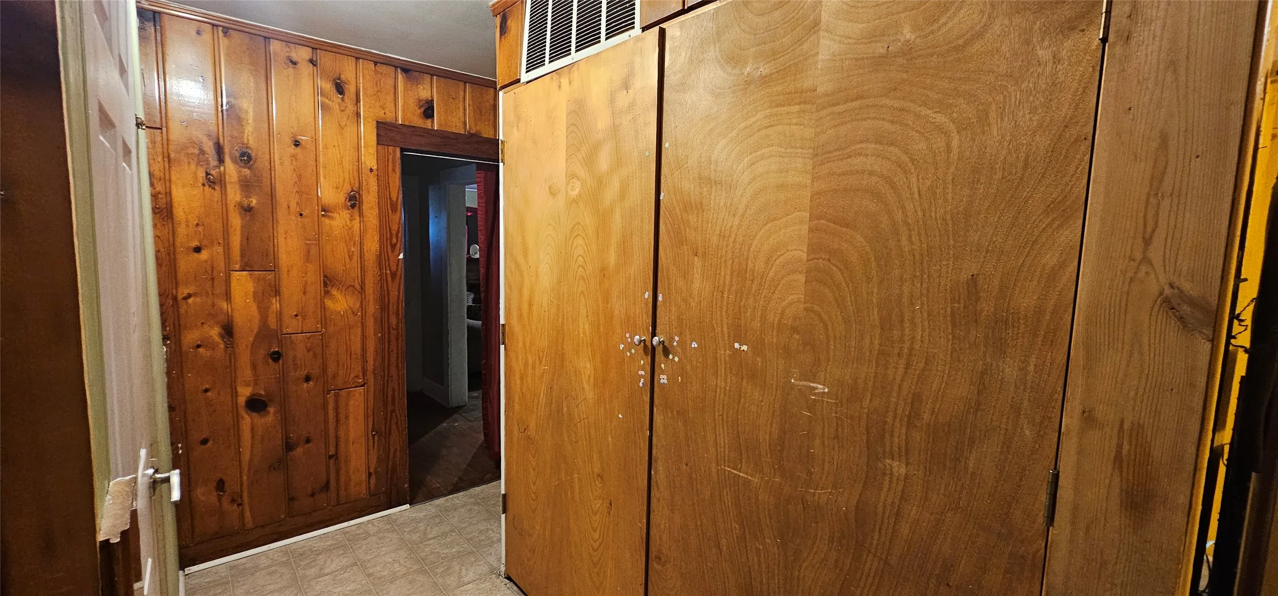 Single Family Residence For Sale in Van Zandt County , 812 N Waldrip Street, Grand Saline, Texas 75140, 3 Bedroom, 2 Bathroom, Garage spaces, 1,632 Sqft, built in 1957, mls#21378532, Real Estate Agent in Grand Saline, Homes For Sale in Van Zandt county, Homes For Sale in Grand Saline, Realtor in Grand Saline Texas, Real Estate Brokerage Independent Realty Texas, Luminita Cordes Realtor