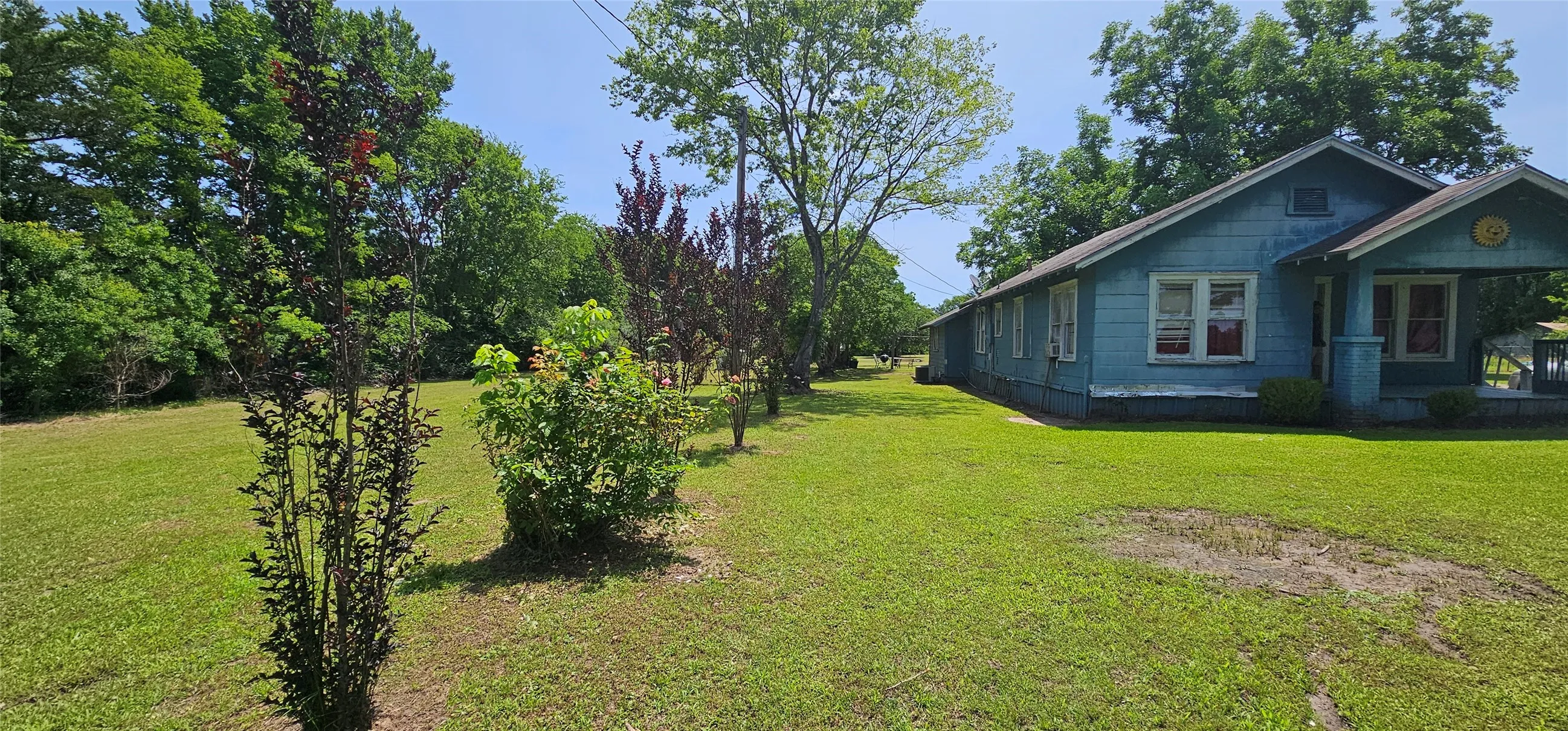 Single Family Residence For Sale in Van Zandt County , 812 N Waldrip Street, Grand Saline, Texas 75140, 3 Bedroom, 2 Bathroom, Garage spaces, 1,632 Sqft, built in 1957, mls#21378532, Real Estate Agent in Grand Saline, Homes For Sale in Van Zandt county, Homes For Sale in Grand Saline, Realtor in Grand Saline Texas, Real Estate Brokerage Independent Realty Texas, Luminita Cordes Realtor