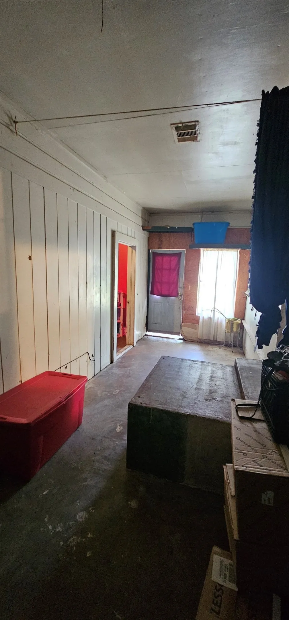 Single Family Residence For Sale in Van Zandt County , 812 N Waldrip Street, Grand Saline, Texas 75140, 3 Bedroom, 2 Bathroom, Garage spaces, 1,632 Sqft, built in 1957, mls#21378532, Real Estate Agent in Grand Saline, Homes For Sale in Van Zandt county, Homes For Sale in Grand Saline, Realtor in Grand Saline Texas, Real Estate Brokerage Independent Realty Texas, Luminita Cordes Realtor