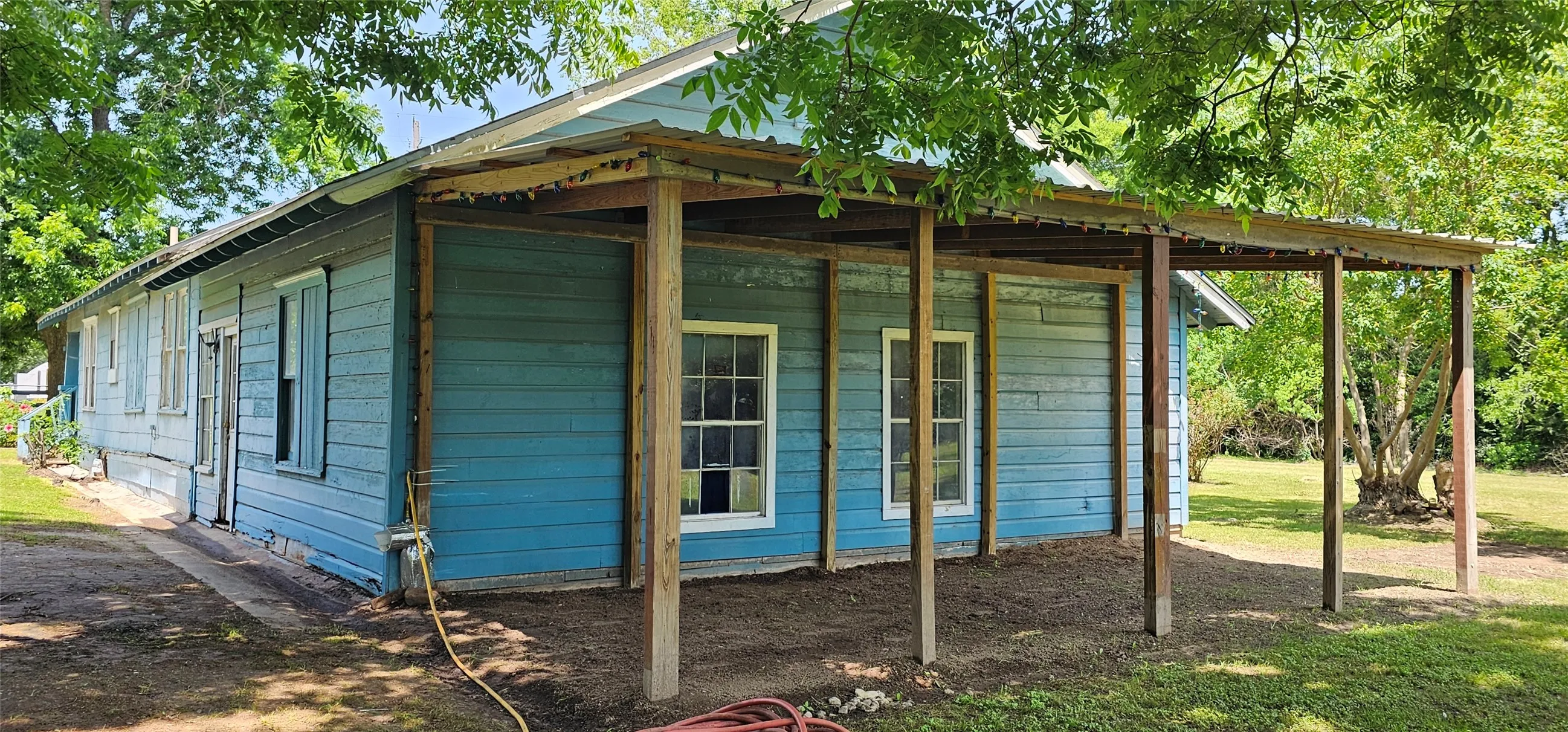 Single Family Residence For Sale in Van Zandt County , 812 N Waldrip Street, Grand Saline, Texas 75140, 3 Bedroom, 2 Bathroom, Garage spaces, 1,632 Sqft, built in 1957, mls#21378532, Real Estate Agent in Grand Saline, Homes For Sale in Van Zandt county, Homes For Sale in Grand Saline, Realtor in Grand Saline Texas, Real Estate Brokerage Independent Realty Texas, Luminita Cordes Realtor
