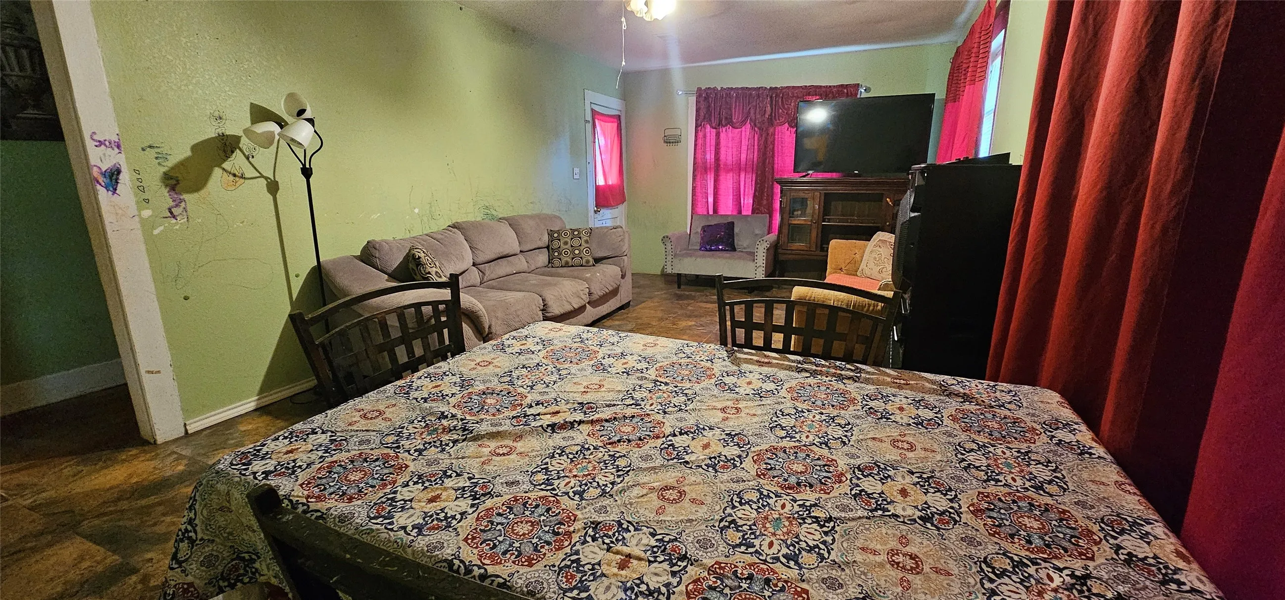 Single Family Residence For Sale in Van Zandt County , 812 N Waldrip Street, Grand Saline, Texas 75140, 3 Bedroom, 2 Bathroom, Garage spaces, 1,632 Sqft, built in 1957, mls#21378532, Real Estate Agent in Grand Saline, Homes For Sale in Van Zandt county, Homes For Sale in Grand Saline, Realtor in Grand Saline Texas, Real Estate Brokerage Independent Realty Texas, Luminita Cordes Realtor