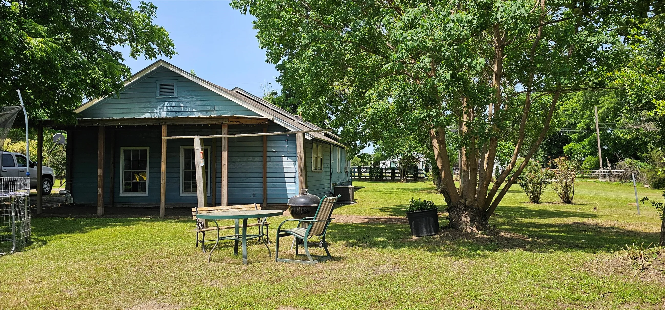 Single Family Residence For Sale in Van Zandt County , 812 N Waldrip Street, Grand Saline, Texas 75140, 3 Bedroom, 2 Bathroom, Garage spaces, 1,632 Sqft, built in 1957, mls#21378532, Real Estate Agent in Grand Saline, Homes For Sale in Van Zandt county, Homes For Sale in Grand Saline, Realtor in Grand Saline Texas, Real Estate Brokerage Independent Realty Texas, Luminita Cordes Realtor