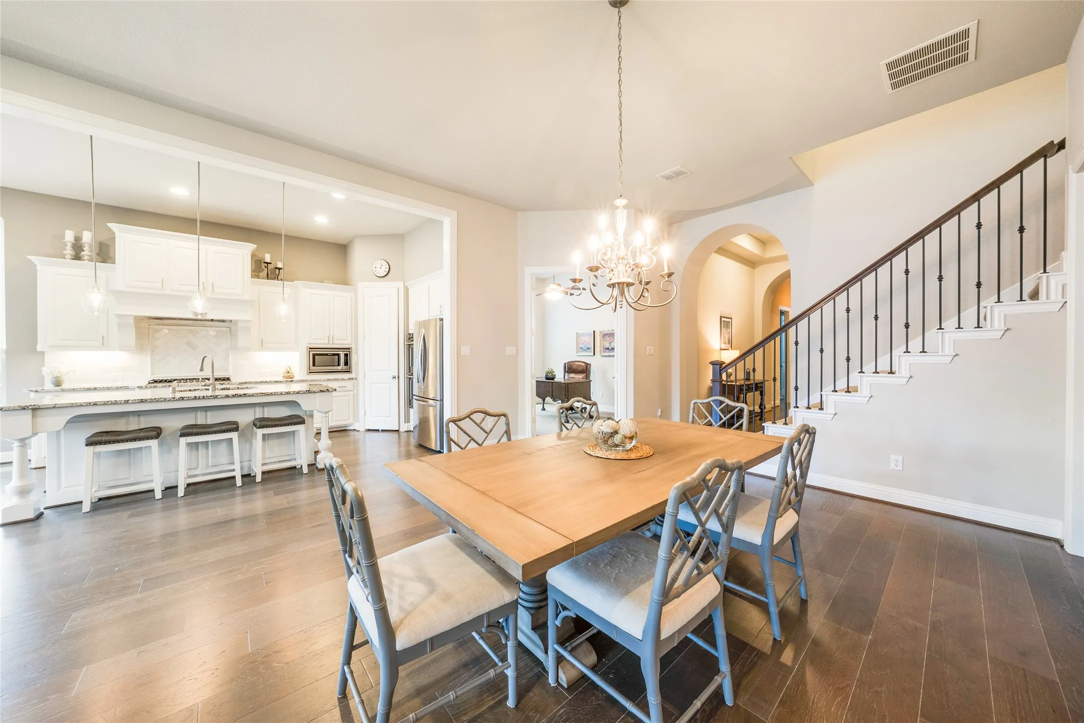 Single Family Residence For Sale in Collin County , 3426 Secretariat Place, Celina, Texas 75009, 5 Bedroom, 5 Bathroom, 3 Garage spaces, 3,563 Sqft, built in 2017, mls#21368550, Real Estate Agent in Celina, Homes For Sale in Collin county, Homes For Sale in Celina, Realtor in Celina Texas, Real Estate Brokerage Independent Realty Texas, Luminita Cordes Realtor