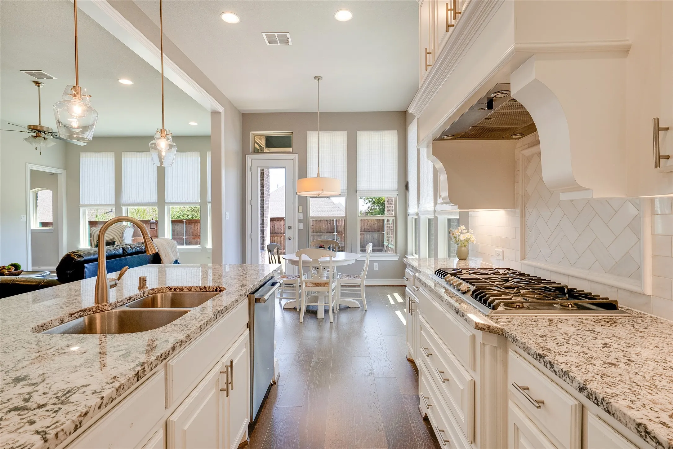 Single Family Residence For Sale in Collin County , 3426 Secretariat Place, Celina, Texas 75009, 5 Bedroom, 5 Bathroom, 3 Garage spaces, 3,563 Sqft, built in 2017, mls#21368550, Real Estate Agent in Celina, Homes For Sale in Collin county, Homes For Sale in Celina, Realtor in Celina Texas, Real Estate Brokerage Independent Realty Texas, Luminita Cordes Realtor