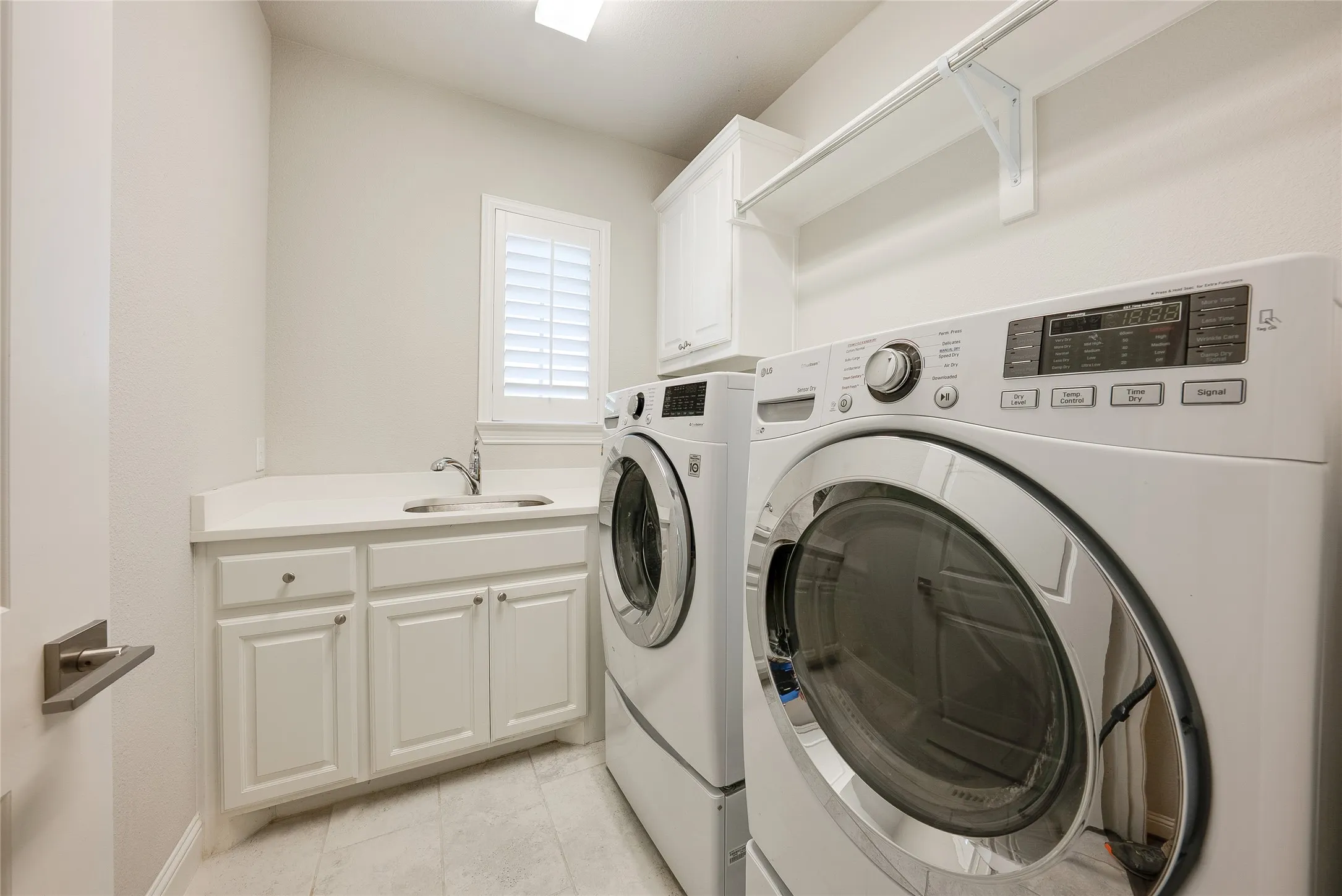 Single Family Residence For Sale in Collin County , 3426 Secretariat Place, Celina, Texas 75009, 5 Bedroom, 5 Bathroom, 3 Garage spaces, 3,563 Sqft, built in 2017, mls#21368550, Real Estate Agent in Celina, Homes For Sale in Collin county, Homes For Sale in Celina, Realtor in Celina Texas, Real Estate Brokerage Independent Realty Texas, Luminita Cordes Realtor