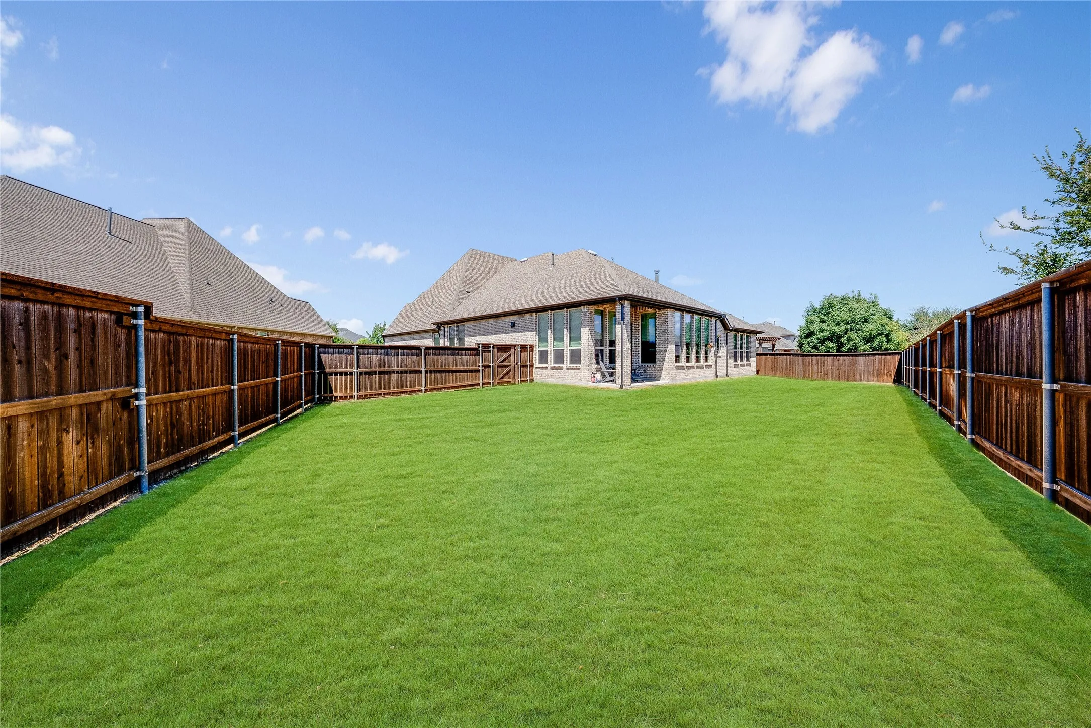 Single Family Residence For Sale in Collin County , 3426 Secretariat Place, Celina, Texas 75009, 5 Bedroom, 5 Bathroom, 3 Garage spaces, 3,563 Sqft, built in 2017, mls#21368550, Real Estate Agent in Celina, Homes For Sale in Collin county, Homes For Sale in Celina, Realtor in Celina Texas, Real Estate Brokerage Independent Realty Texas, Luminita Cordes Realtor