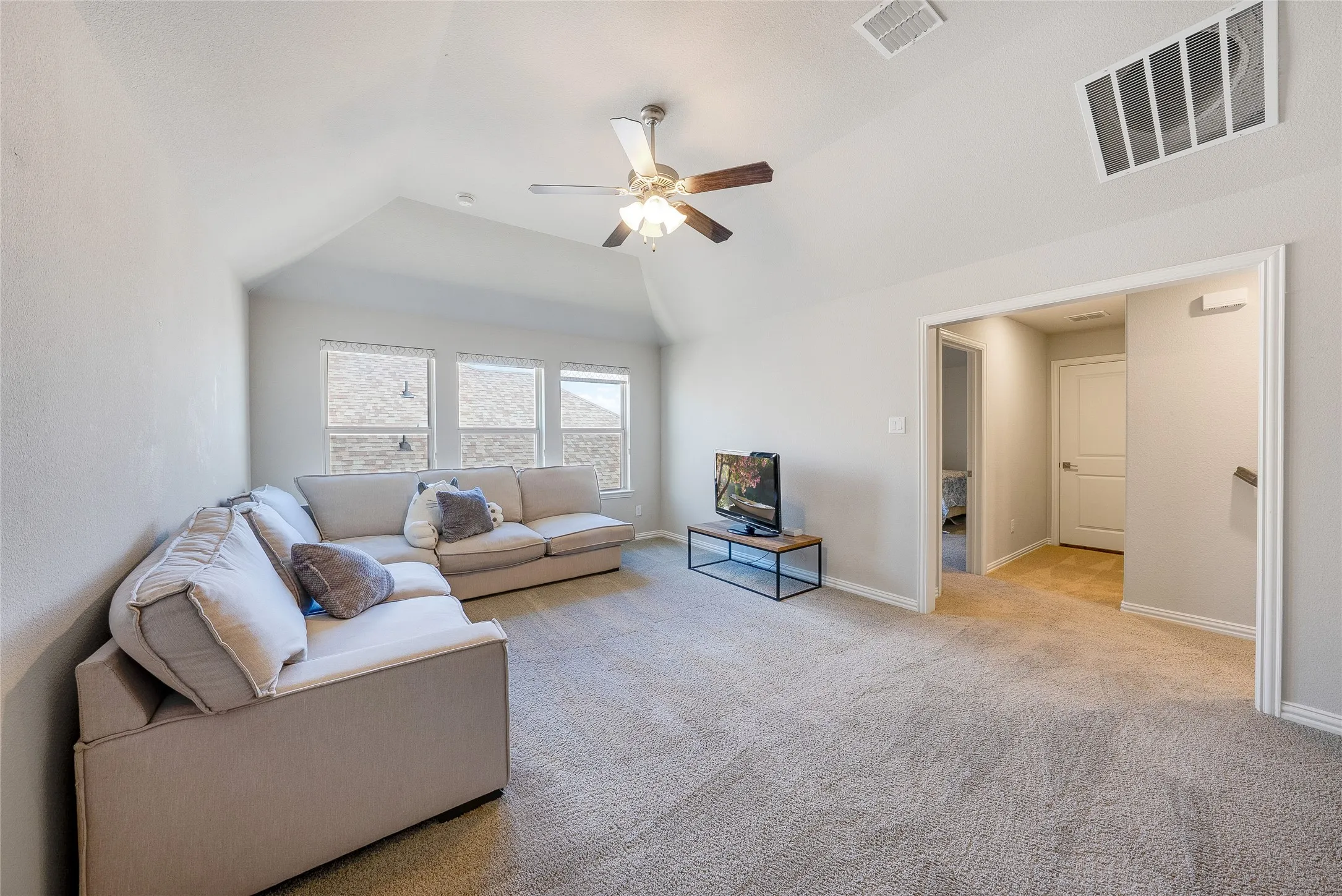Single Family Residence For Sale in Collin County , 3426 Secretariat Place, Celina, Texas 75009, 5 Bedroom, 5 Bathroom, 3 Garage spaces, 3,563 Sqft, built in 2017, mls#21368550, Real Estate Agent in Celina, Homes For Sale in Collin county, Homes For Sale in Celina, Realtor in Celina Texas, Real Estate Brokerage Independent Realty Texas, Luminita Cordes Realtor