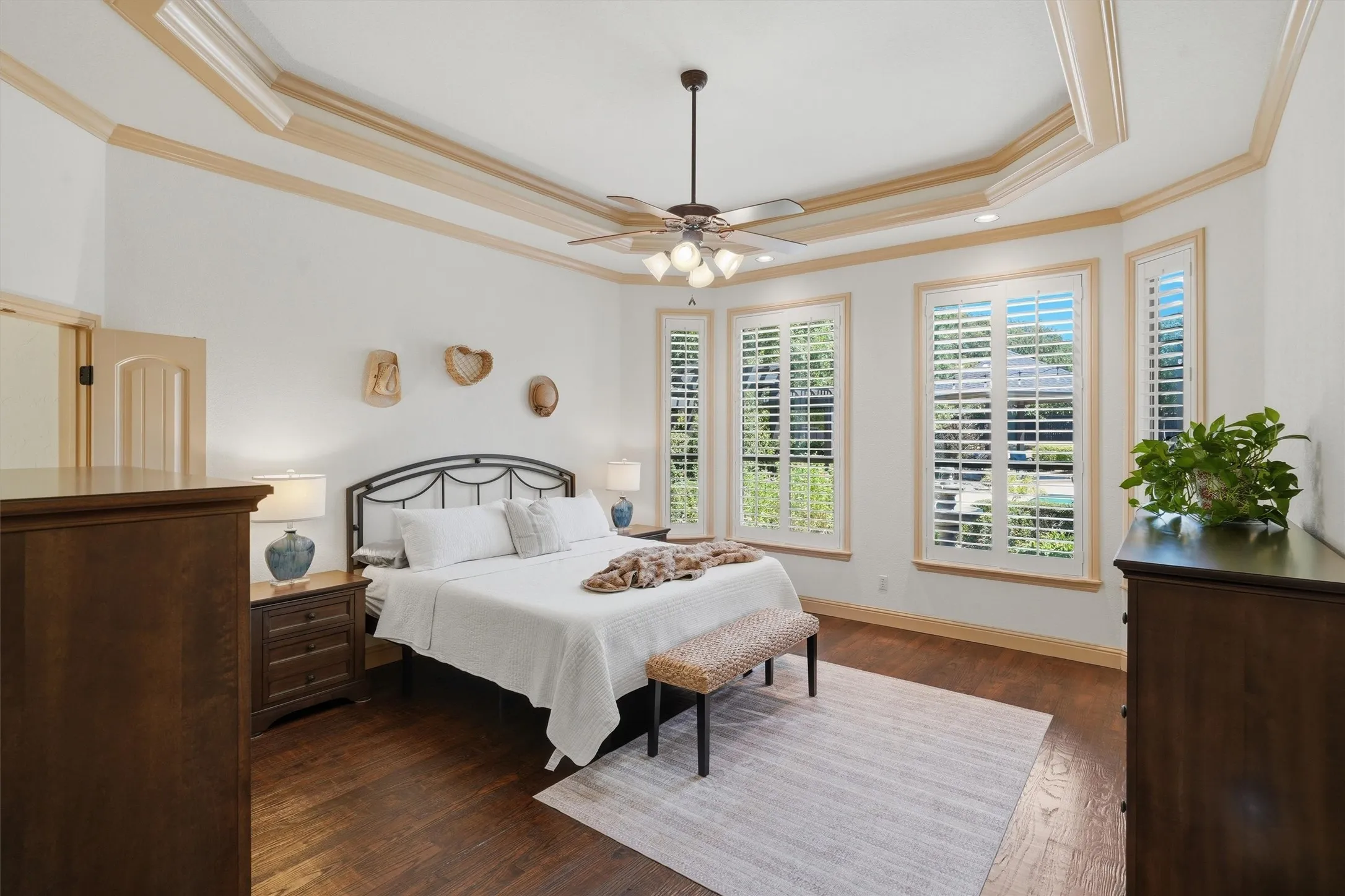 Single Family Residence For Sale in Tarrant County , 3832 Eagles Nest Trail, Burleson, Texas 76028, 4 Bedroom, 5 Bathroom, 3 Garage spaces, 3,574 Sqft, built in 2006, mls#21377772, Real Estate Agent in Burleson, Homes For Sale in Tarrant county, Homes For Sale in Burleson, Realtor in Burleson Texas, Real Estate Brokerage Independent Realty Texas, Luminita Cordes Realtor