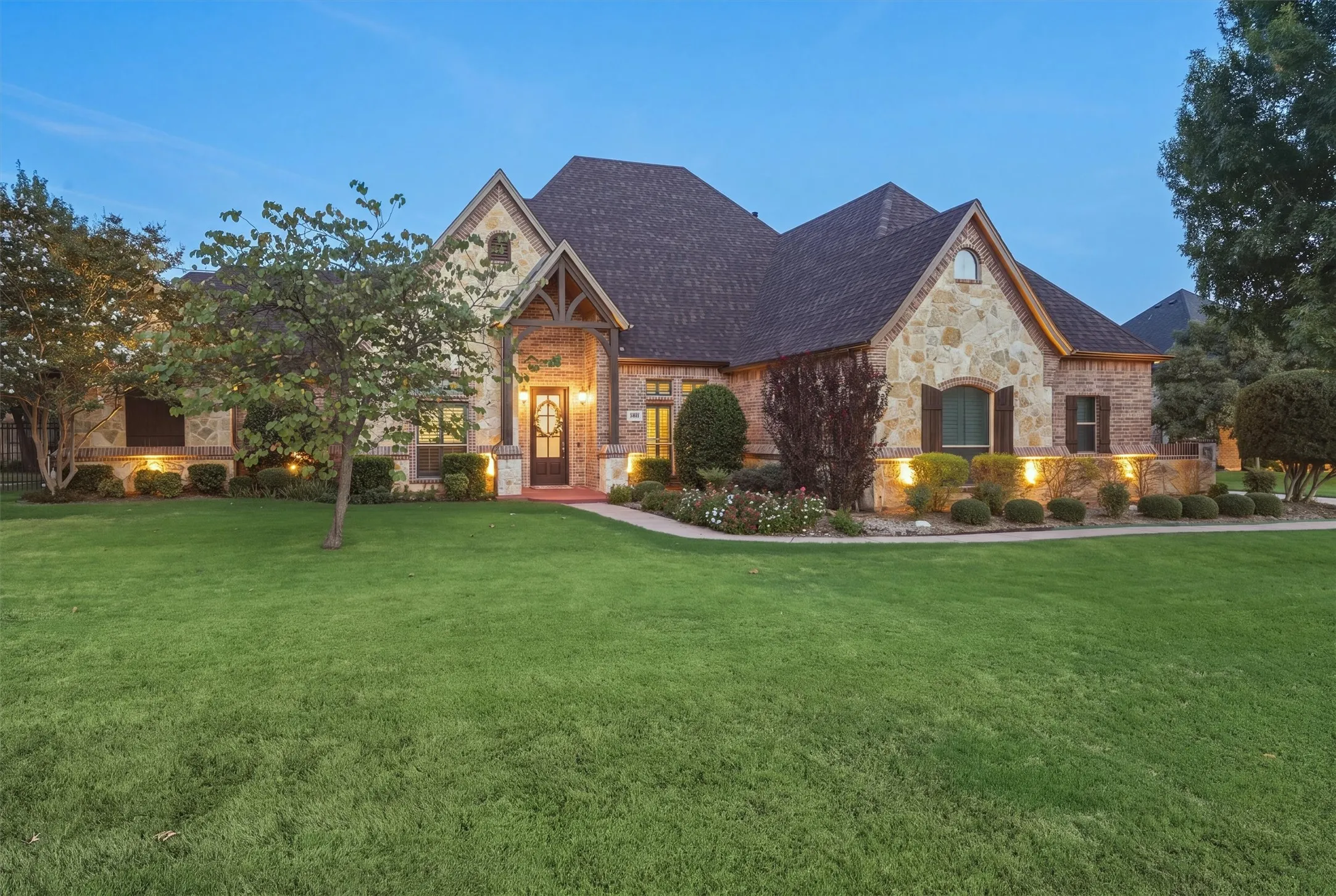 Single Family Residence For Sale in Tarrant County , 3832 Eagles Nest Trail, Burleson, Texas 76028, 4 Bedroom, 5 Bathroom, 3 Garage spaces, 3,574 Sqft, built in 2006, mls#21377772, Real Estate Agent in Burleson, Homes For Sale in Tarrant county, Homes For Sale in Burleson, Realtor in Burleson Texas, Real Estate Brokerage Independent Realty Texas, Luminita Cordes Realtor