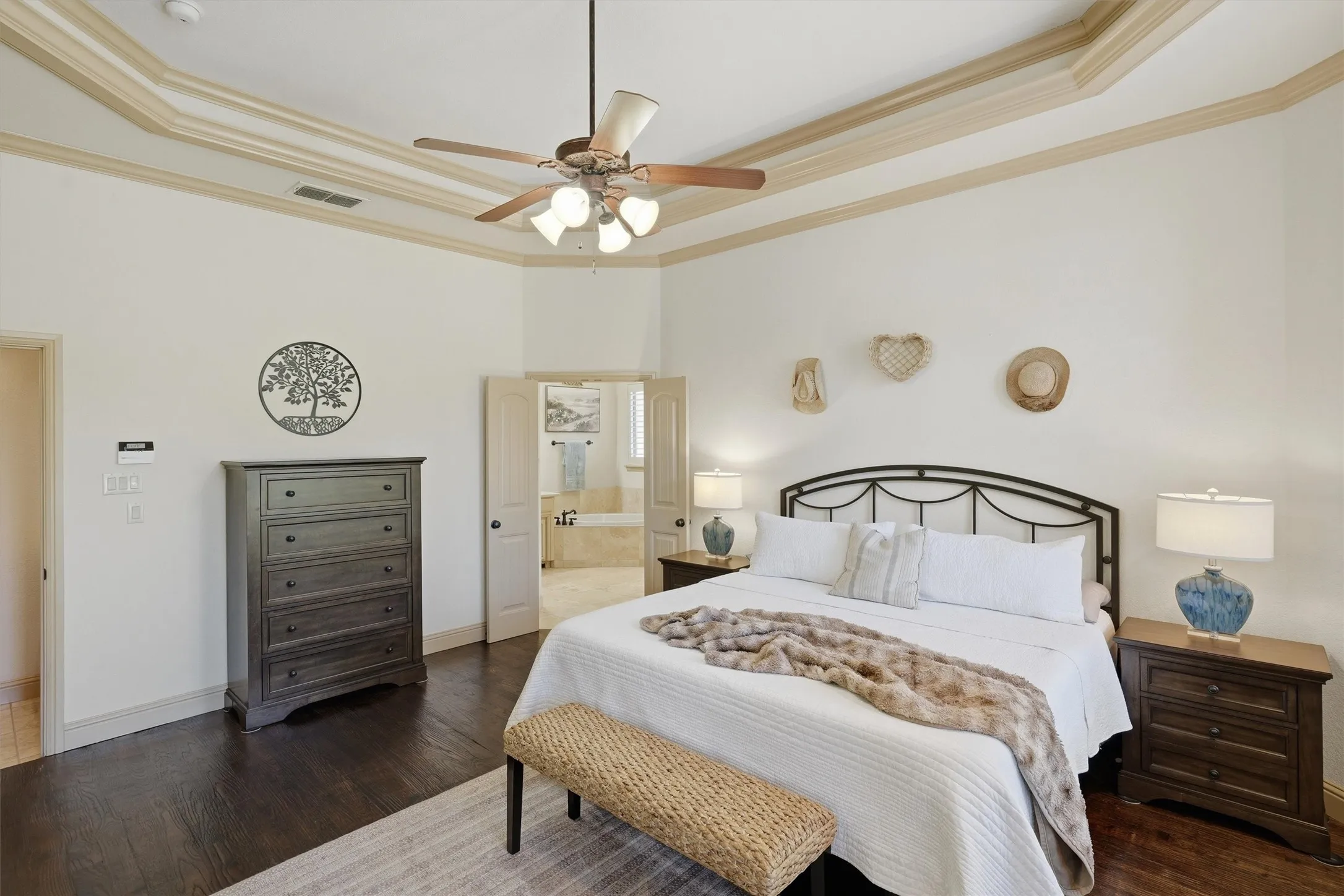Single Family Residence For Sale in Tarrant County , 3832 Eagles Nest Trail, Burleson, Texas 76028, 4 Bedroom, 5 Bathroom, 3 Garage spaces, 3,574 Sqft, built in 2006, mls#21377772, Real Estate Agent in Burleson, Homes For Sale in Tarrant county, Homes For Sale in Burleson, Realtor in Burleson Texas, Real Estate Brokerage Independent Realty Texas, Luminita Cordes Realtor