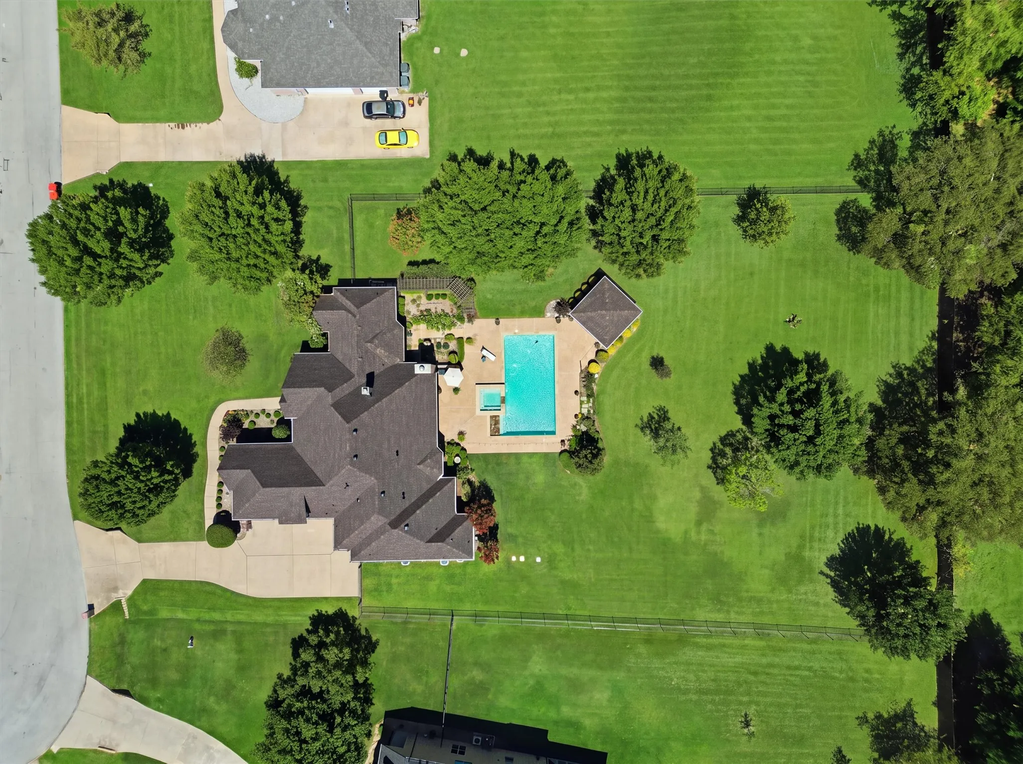 Single Family Residence For Sale in Tarrant County , 3832 Eagles Nest Trail, Burleson, Texas 76028, 4 Bedroom, 5 Bathroom, 3 Garage spaces, 3,574 Sqft, built in 2006, mls#21377772, Real Estate Agent in Burleson, Homes For Sale in Tarrant county, Homes For Sale in Burleson, Realtor in Burleson Texas, Real Estate Brokerage Independent Realty Texas, Luminita Cordes Realtor