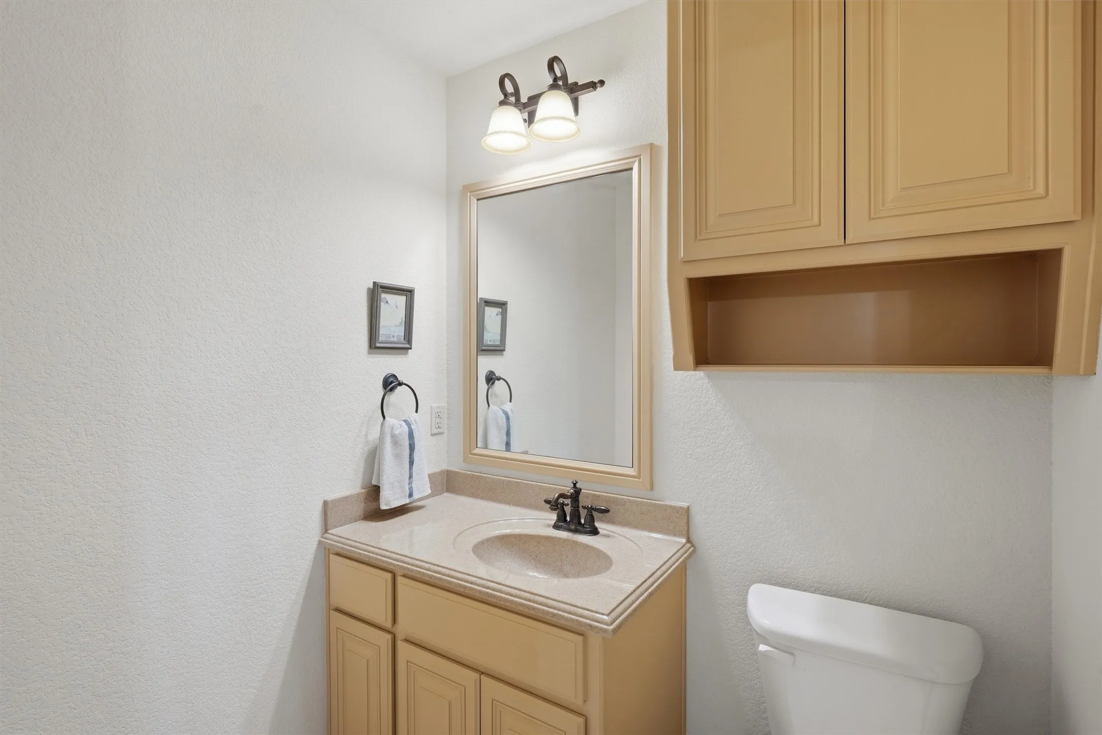 Single Family Residence For Sale in Tarrant County , 3832 Eagles Nest Trail, Burleson, Texas 76028, 4 Bedroom, 5 Bathroom, 3 Garage spaces, 3,574 Sqft, built in 2006, mls#21377772, Real Estate Agent in Burleson, Homes For Sale in Tarrant county, Homes For Sale in Burleson, Realtor in Burleson Texas, Real Estate Brokerage Independent Realty Texas, Luminita Cordes Realtor