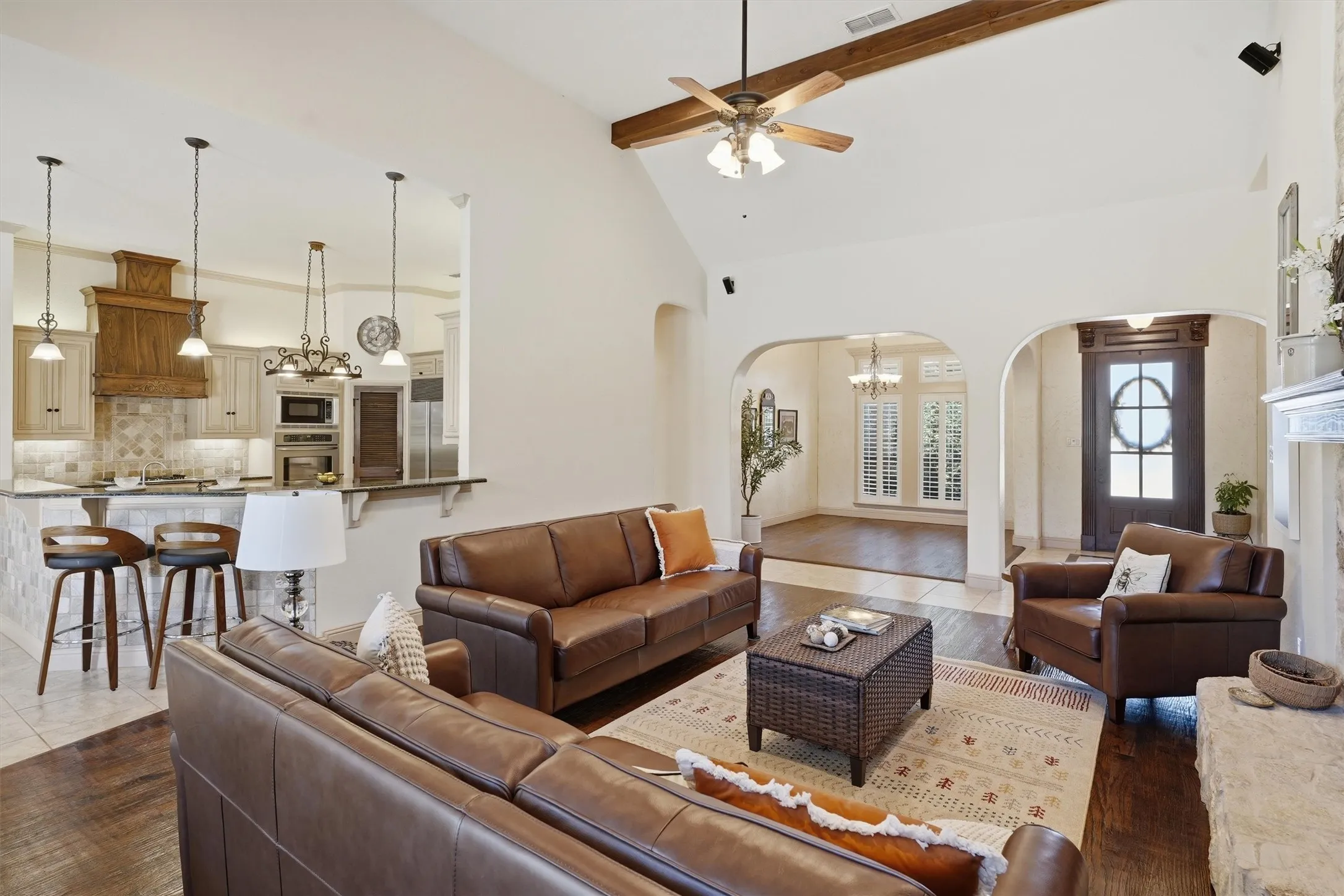 Single Family Residence For Sale in Tarrant County , 3832 Eagles Nest Trail, Burleson, Texas 76028, 4 Bedroom, 5 Bathroom, 3 Garage spaces, 3,574 Sqft, built in 2006, mls#21377772, Real Estate Agent in Burleson, Homes For Sale in Tarrant county, Homes For Sale in Burleson, Realtor in Burleson Texas, Real Estate Brokerage Independent Realty Texas, Luminita Cordes Realtor