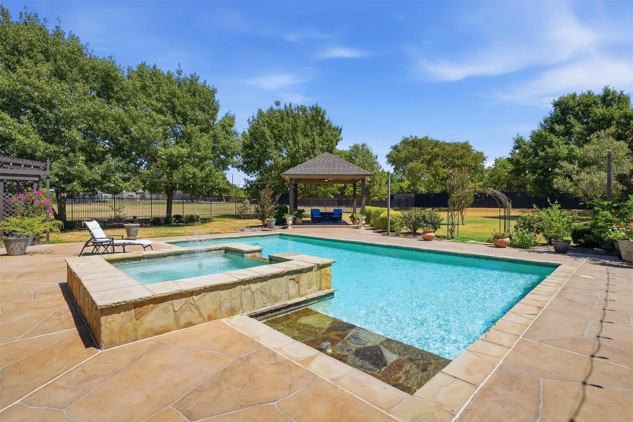 Single Family Residence For Sale in Tarrant County , 3832 Eagles Nest Trail, Burleson, Texas 76028, 4 Bedroom, 5 Bathroom, 3 Garage spaces, 3,574 Sqft, built in 2006, mls#21377772, Real Estate Agent in Burleson, Homes For Sale in Tarrant county, Homes For Sale in Burleson, Realtor in Burleson Texas, Real Estate Brokerage Independent Realty Texas, Luminita Cordes Realtor