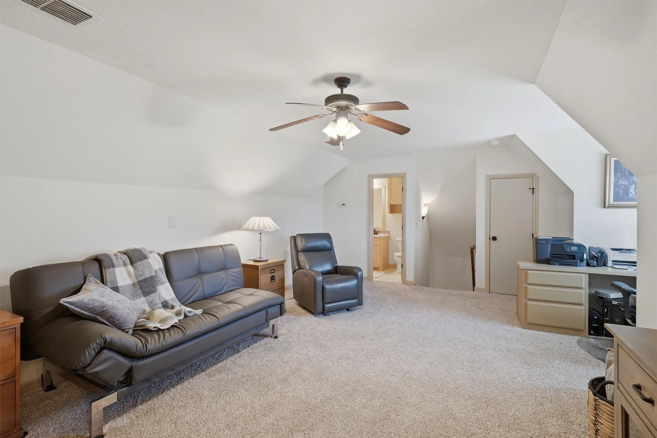 Single Family Residence For Sale in Tarrant County , 3832 Eagles Nest Trail, Burleson, Texas 76028, 4 Bedroom, 5 Bathroom, 3 Garage spaces, 3,574 Sqft, built in 2006, mls#21377772, Real Estate Agent in Burleson, Homes For Sale in Tarrant county, Homes For Sale in Burleson, Realtor in Burleson Texas, Real Estate Brokerage Independent Realty Texas, Luminita Cordes Realtor