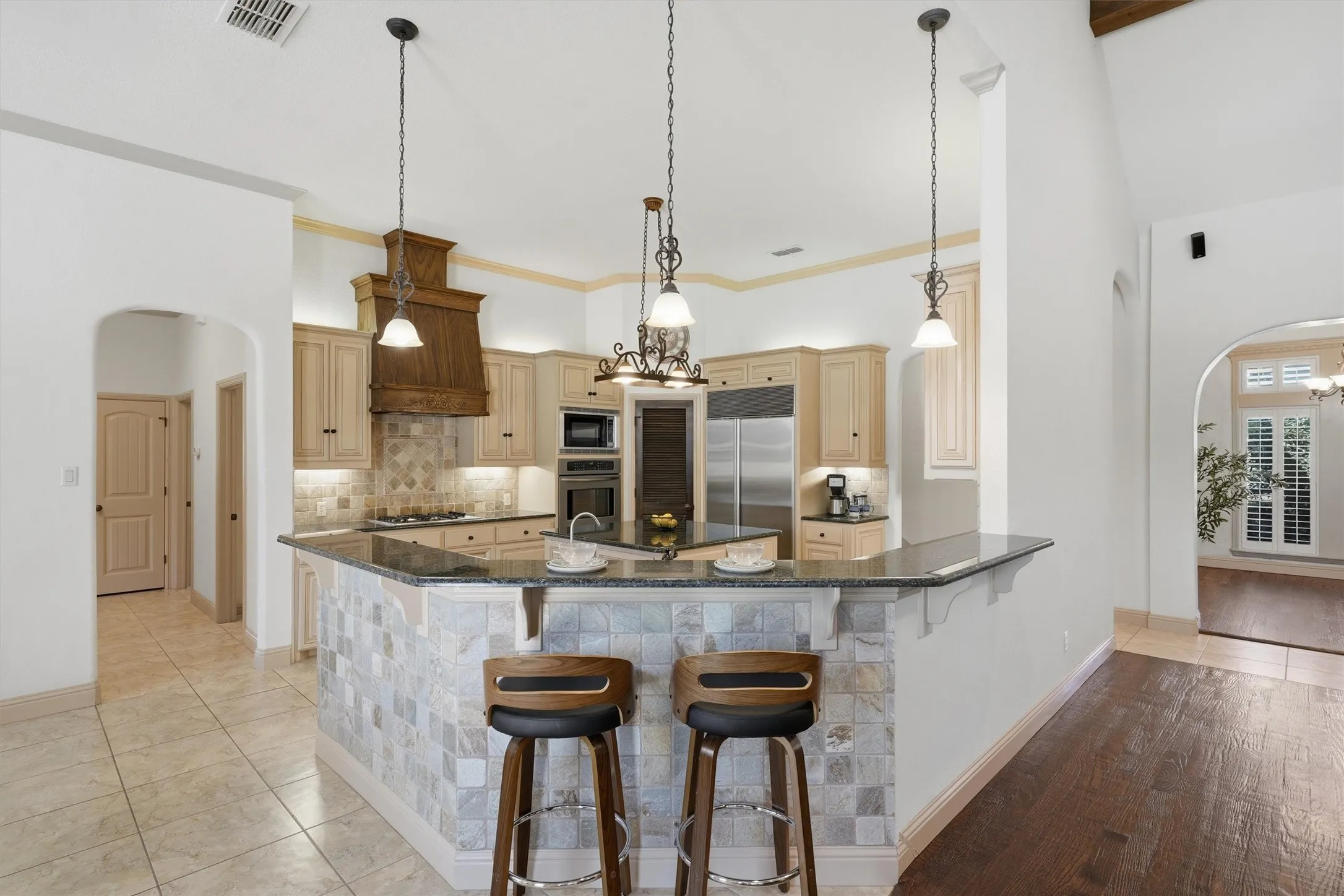 Single Family Residence For Sale in Tarrant County , 3832 Eagles Nest Trail, Burleson, Texas 76028, 4 Bedroom, 5 Bathroom, 3 Garage spaces, 3,574 Sqft, built in 2006, mls#21377772, Real Estate Agent in Burleson, Homes For Sale in Tarrant county, Homes For Sale in Burleson, Realtor in Burleson Texas, Real Estate Brokerage Independent Realty Texas, Luminita Cordes Realtor