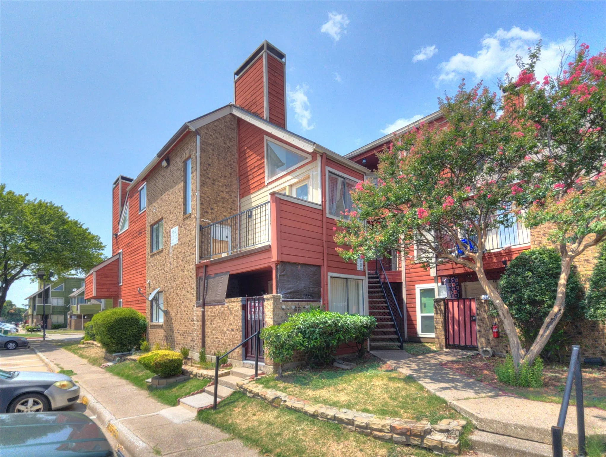 Condominium For Rent in Dallas County , 9827 Walnut Street 205, Dallas, Texas 75243, 2 Bedroom, 1 Bathroom, Garage spaces, 808 Sqft, built in 1983, mls#21378503, Real Estate Agent in Dallas, Homes For Rent in Dallas county, Homes For Rent in Dallas, Realtor in Dallas Texas, Real Estate Brokerage Independent Realty Texas, Luminita Cordes Realtor