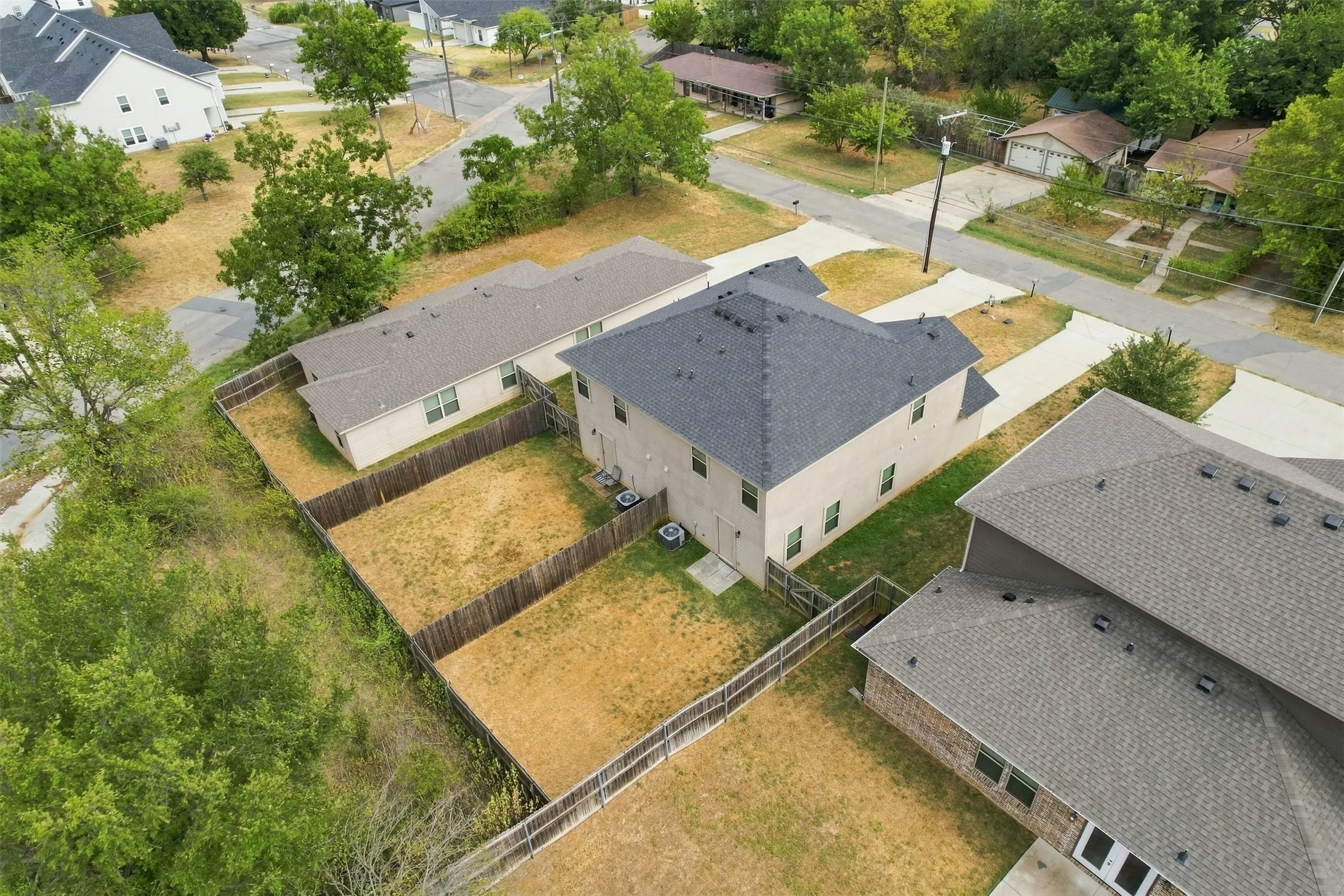 Duplex For Sale in Grayson County , 2805 W Washington Street, Denison, Texas 75020, 6 Bedroom, 6 Bathroom, 2 Garage spaces, 0 Sqft, built in 2020, mls#21369099, Real Estate Agent in Denison, Homes For Sale in Grayson county, Homes For Sale in Denison, Realtor in Denison Texas, Real Estate Brokerage Independent Realty Texas, Luminita Cordes Realtor