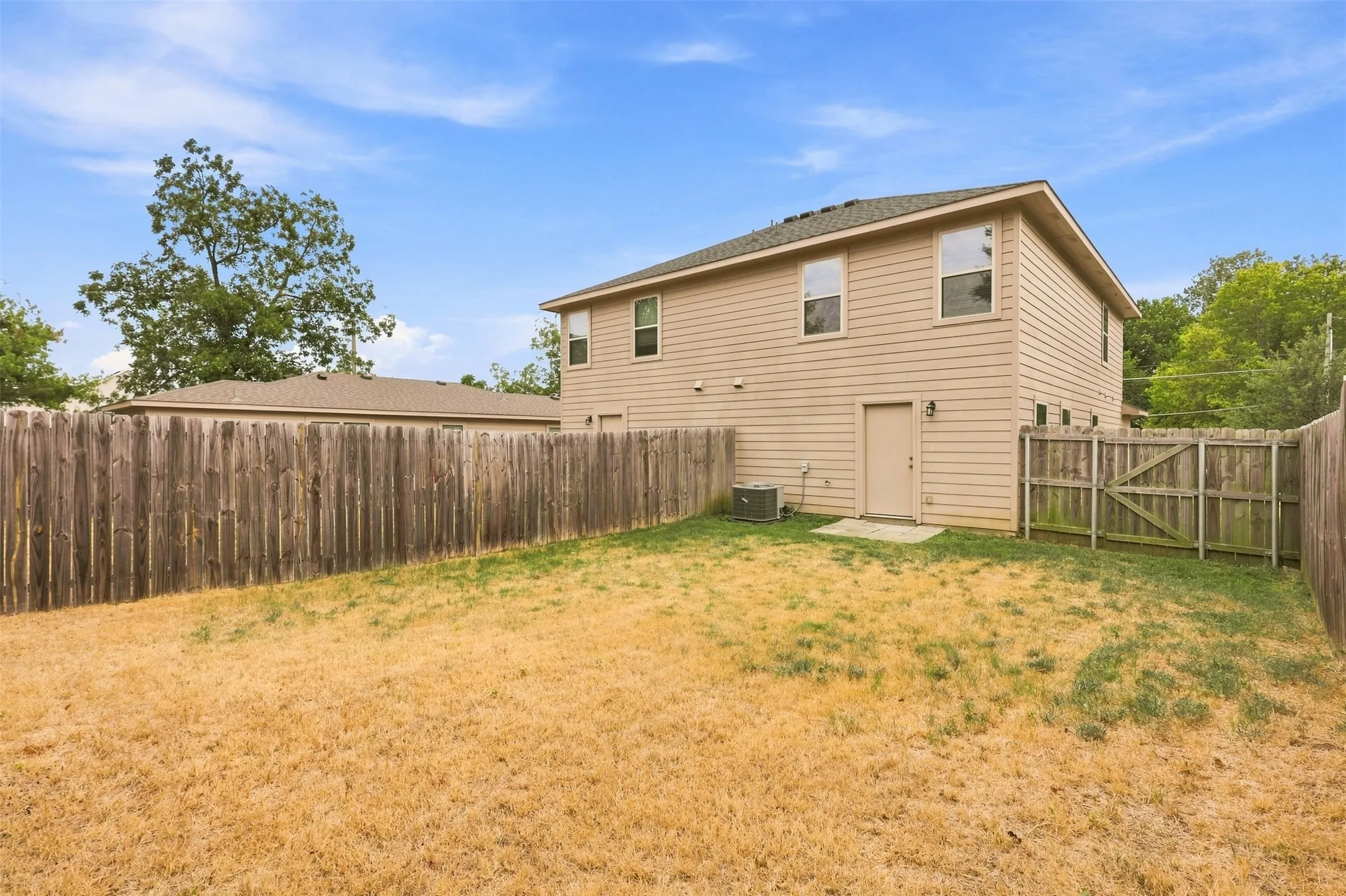 Duplex For Sale in Grayson County , 2805 W Washington Street, Denison, Texas 75020, 6 Bedroom, 6 Bathroom, 2 Garage spaces, 0 Sqft, built in 2020, mls#21369099, Real Estate Agent in Denison, Homes For Sale in Grayson county, Homes For Sale in Denison, Realtor in Denison Texas, Real Estate Brokerage Independent Realty Texas, Luminita Cordes Realtor
