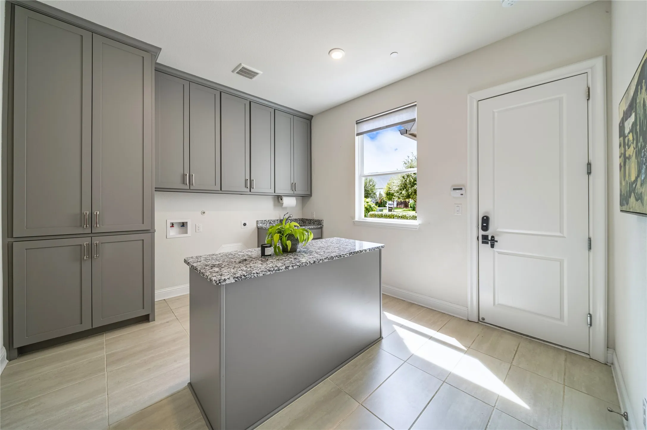 Single Family Residence For Sale in Collin County , 11252 Majestic Prince Circle, Frisco, Texas 75035, 6 Bedroom, 7 Bathroom, 4 Garage spaces, 5,211 Sqft, built in 2017, mls#21376113, Real Estate Agent in Frisco, Homes For Sale in Collin county, Homes For Sale in Frisco, Realtor in Frisco Texas, Real Estate Brokerage Independent Realty Texas, Luminita Cordes Realtor