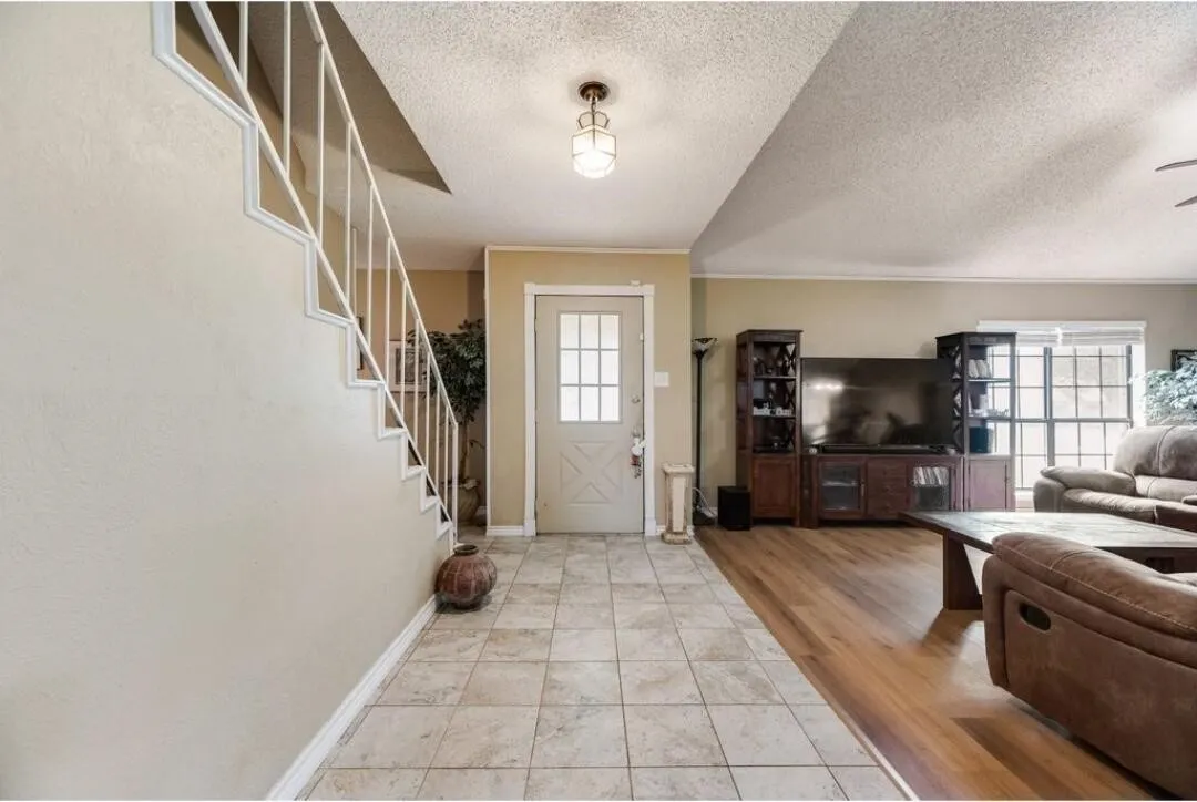 Single Family Residence For Rent in Dallas County , 1022 Melissa Lane, Garland, Texas 75040, 3 Bedroom, 2 Bathroom, 2 Garage spaces, 1,837 Sqft, built in 1981, mls#21378534, Real Estate Agent in Garland, Homes For Rent in Dallas county, Homes For Rent in Garland, Realtor in Garland Texas, Real Estate Brokerage Independent Realty Texas, Luminita Cordes Realtor