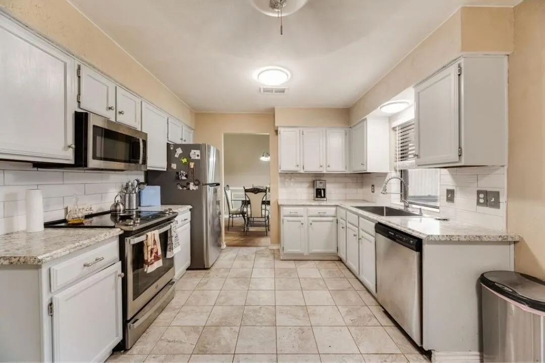 Single Family Residence For Rent in Dallas County , 1022 Melissa Lane, Garland, Texas 75040, 3 Bedroom, 2 Bathroom, 2 Garage spaces, 1,837 Sqft, built in 1981, mls#21378534, Real Estate Agent in Garland, Homes For Rent in Dallas county, Homes For Rent in Garland, Realtor in Garland Texas, Real Estate Brokerage Independent Realty Texas, Luminita Cordes Realtor
