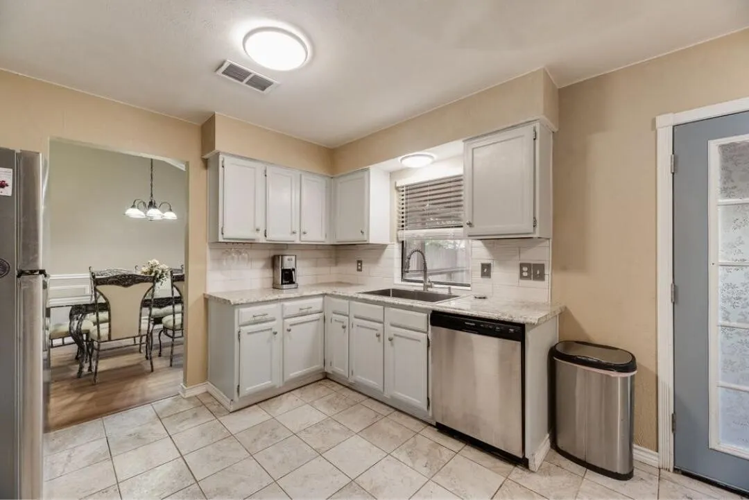 Single Family Residence For Rent in Dallas County , 1022 Melissa Lane, Garland, Texas 75040, 3 Bedroom, 2 Bathroom, 2 Garage spaces, 1,837 Sqft, built in 1981, mls#21378534, Real Estate Agent in Garland, Homes For Rent in Dallas county, Homes For Rent in Garland, Realtor in Garland Texas, Real Estate Brokerage Independent Realty Texas, Luminita Cordes Realtor